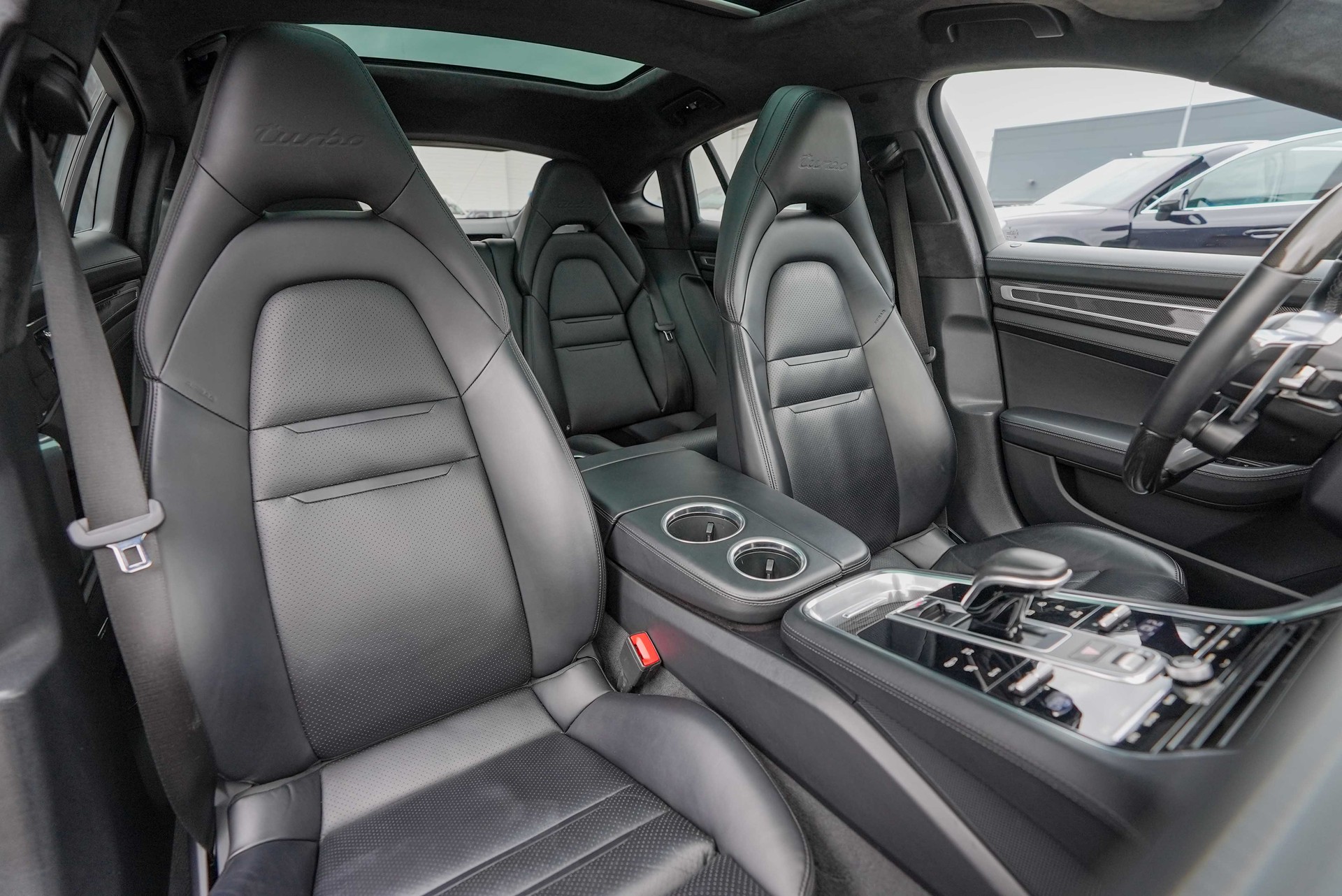 PORSCHE Turbo-image-12