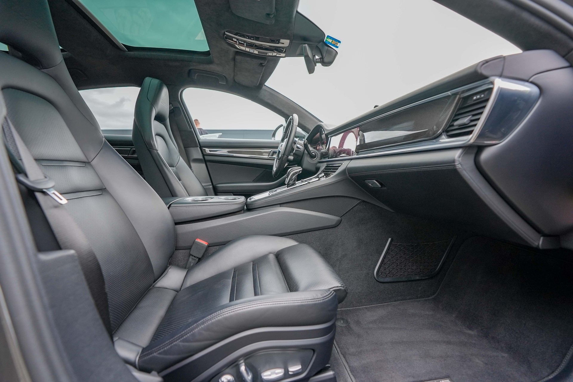 PORSCHE Turbo-image-11