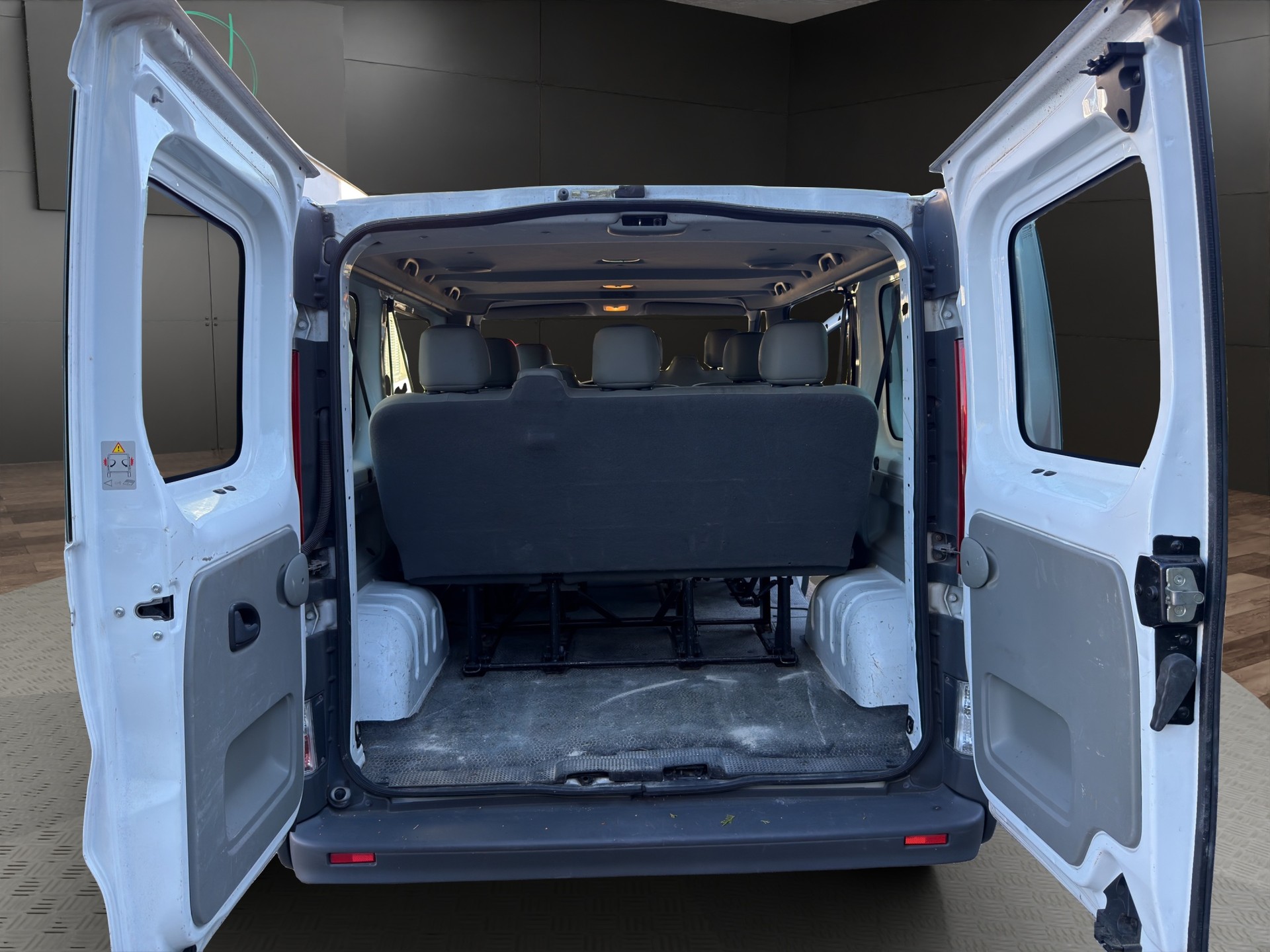 OPEL Vivaro 2.0 CDTI 2.9t L1H1-image-14