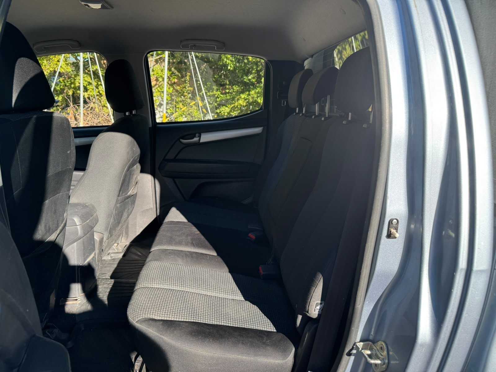 ISUZU D-MAX 2.5 Crew Cab Planet 4x4-image-9