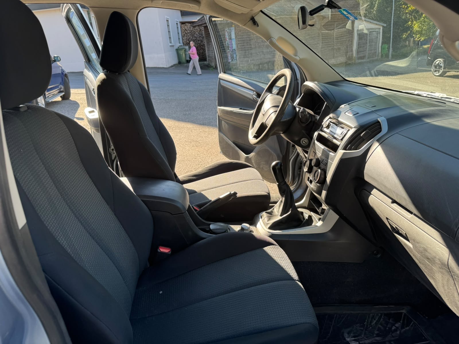 ISUZU D-MAX 2.5 Crew Cab Planet 4x4-image-8