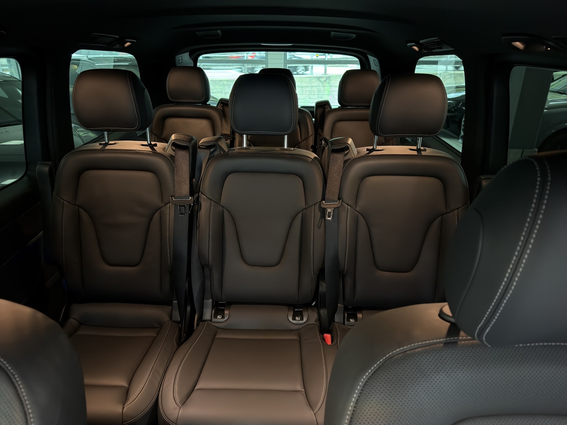 MERCEDES-BENZ V 300 d lang 4Matic Swiss Edition 9G-Tronic-image-21