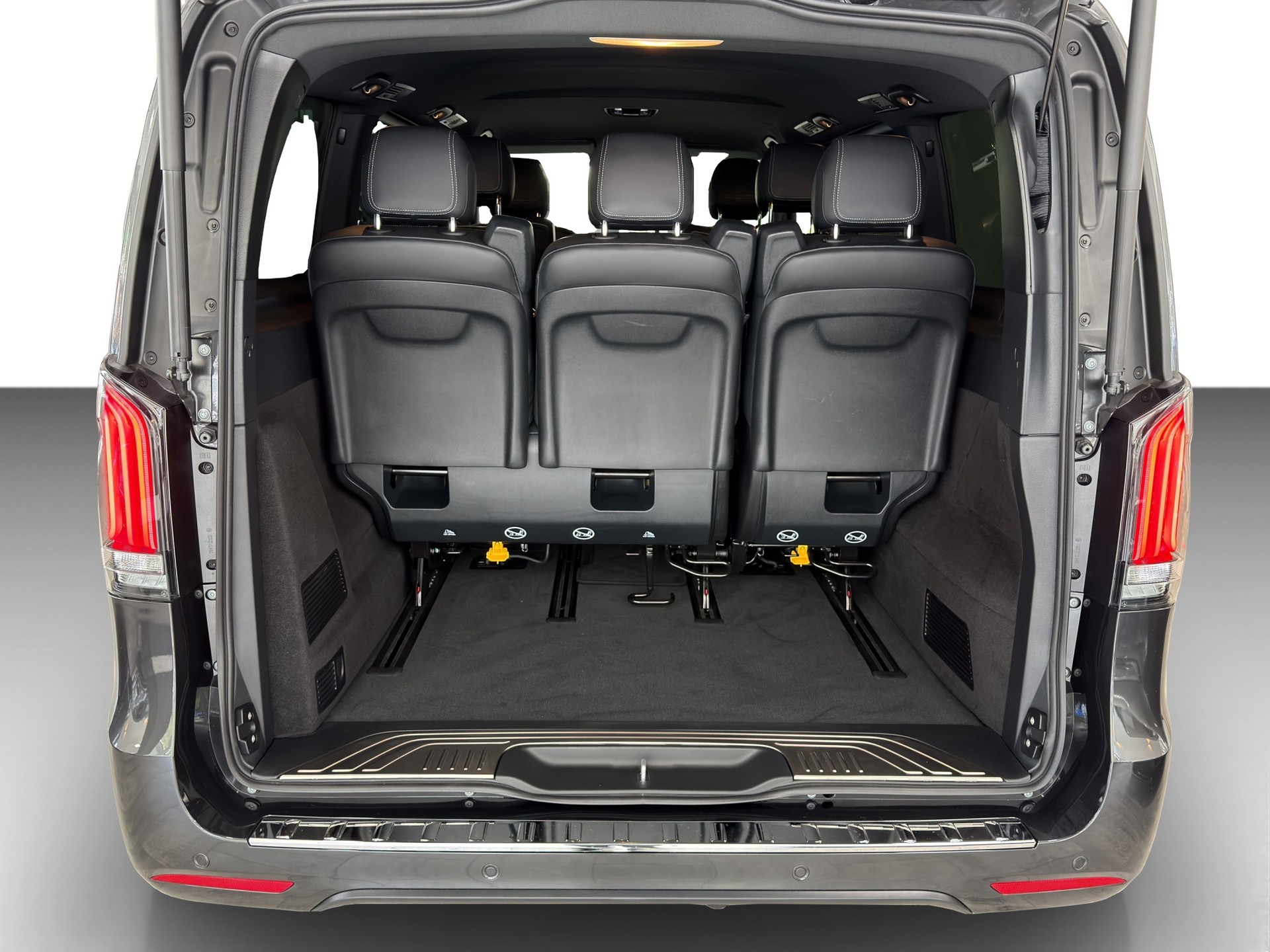 MERCEDES-BENZ V 300 d lang 4Matic Swiss Edition 9G-Tronic-image-13
