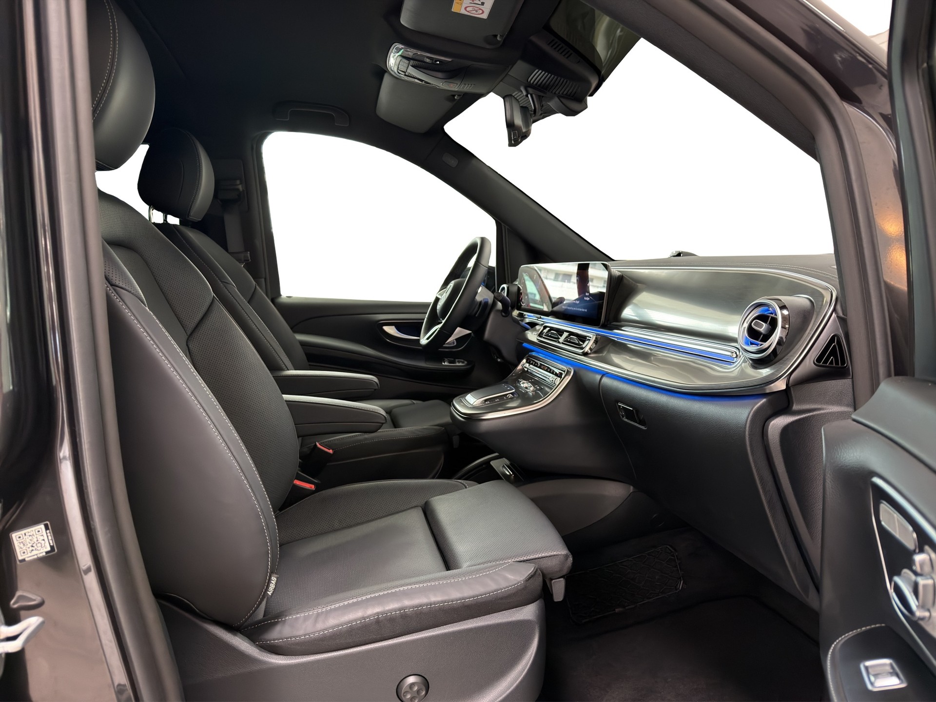 MERCEDES-BENZ V 300 d lang 4Matic Swiss Edition 9G-Tronic-image-7