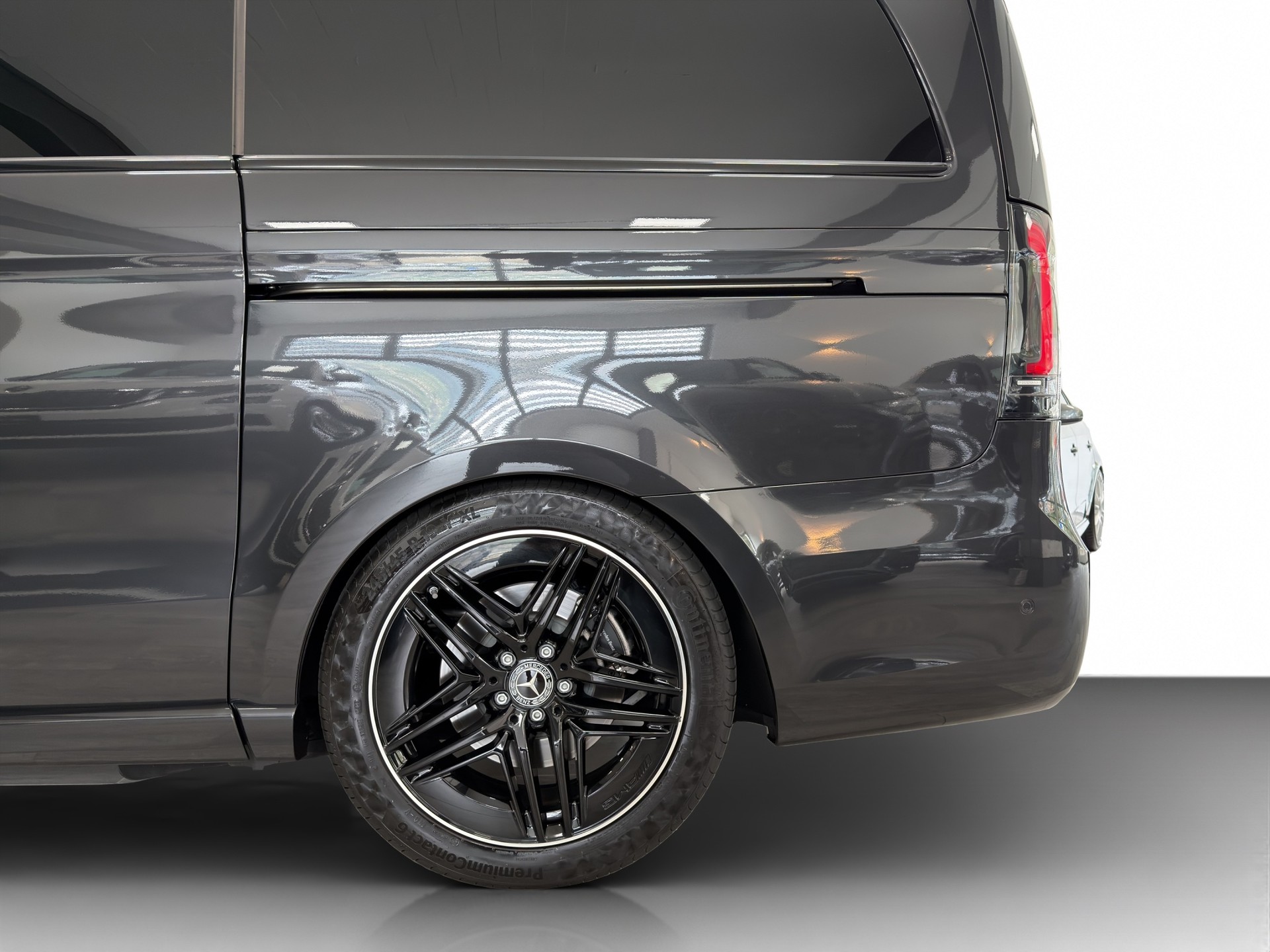 MERCEDES-BENZ V 300 d lang 4Matic Swiss Edition 9G-Tronic-image-15