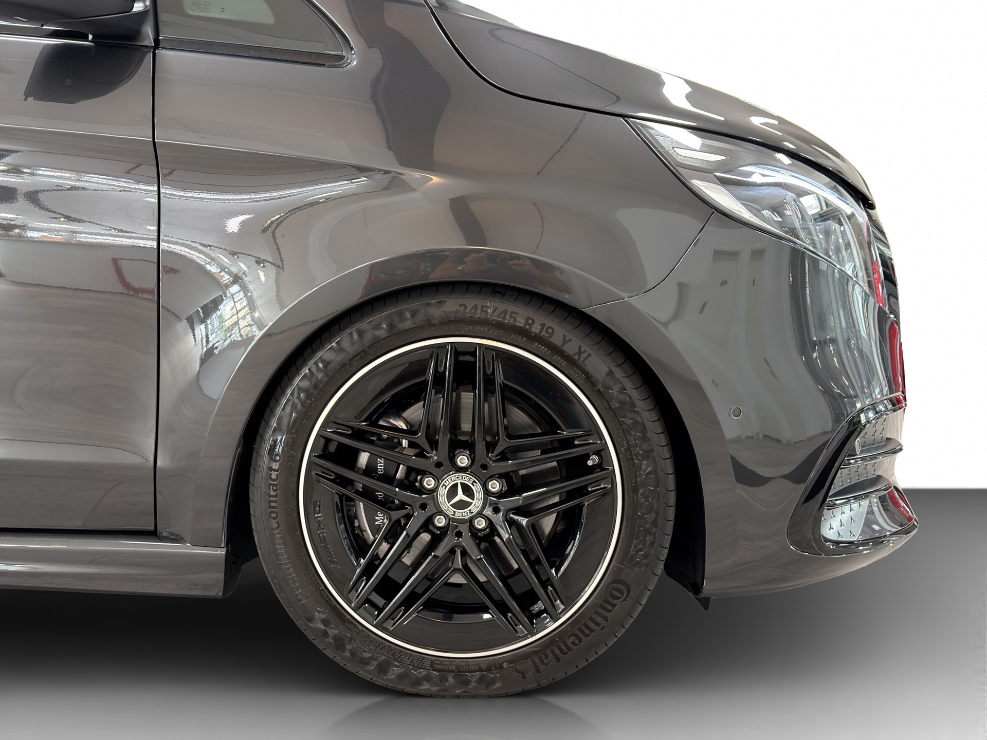 MERCEDES-BENZ V 300 d lang 4Matic Swiss Edition 9G-Tronic-image-5