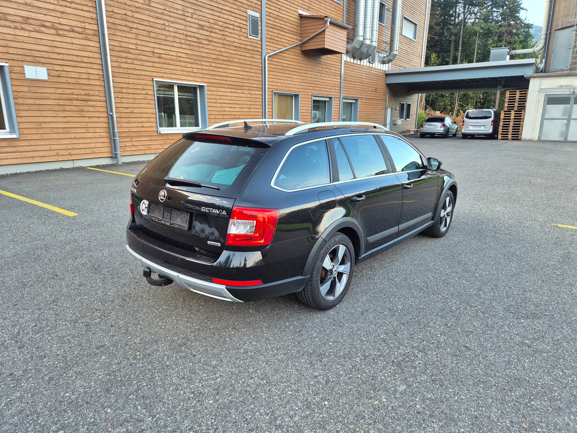 SKODA Octavia Combi 1.8 TSI Scout 4x4 DSG-image-3