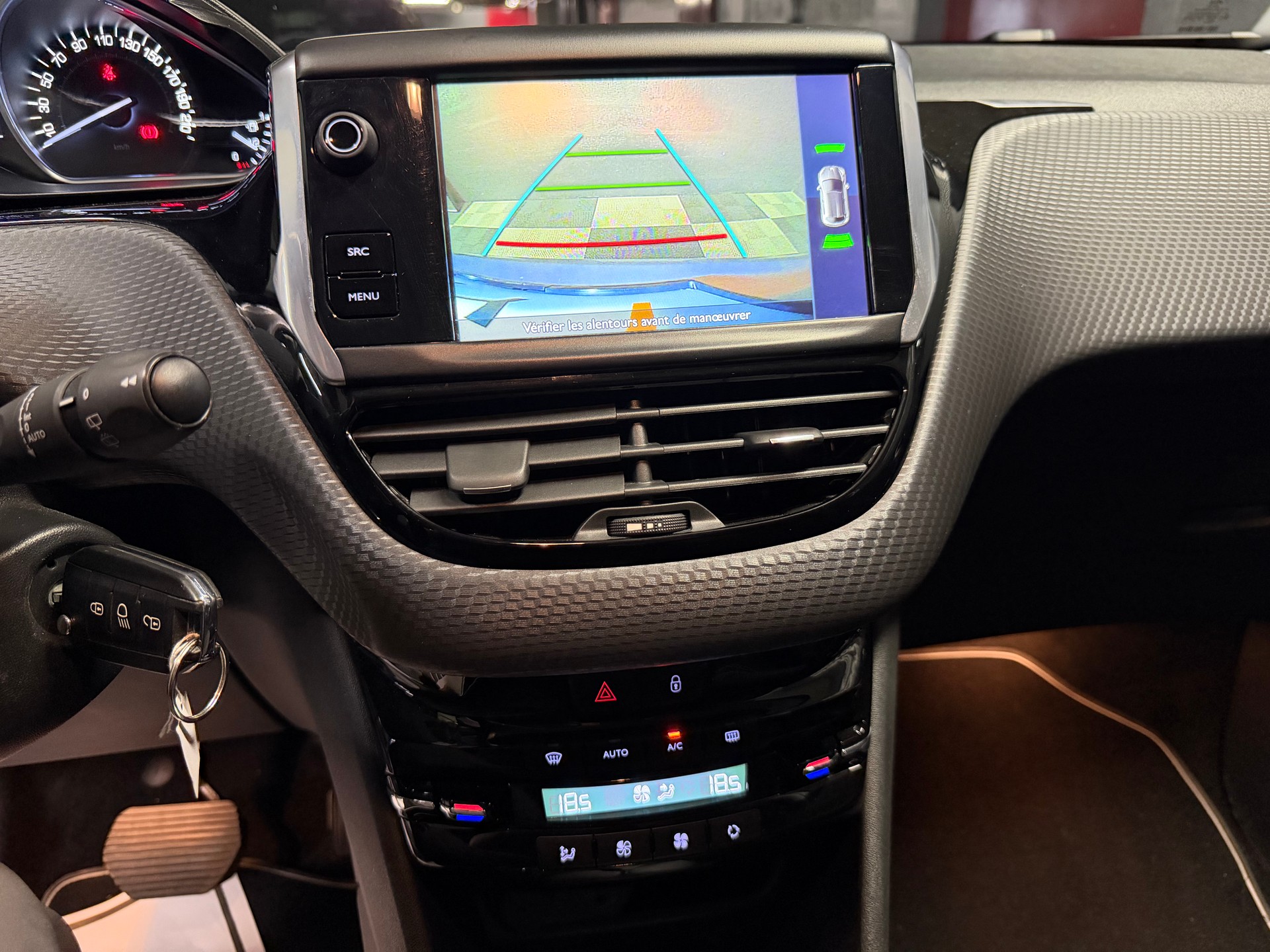 PEUGEOT 208 1.2 Allure EAT6-image-11
