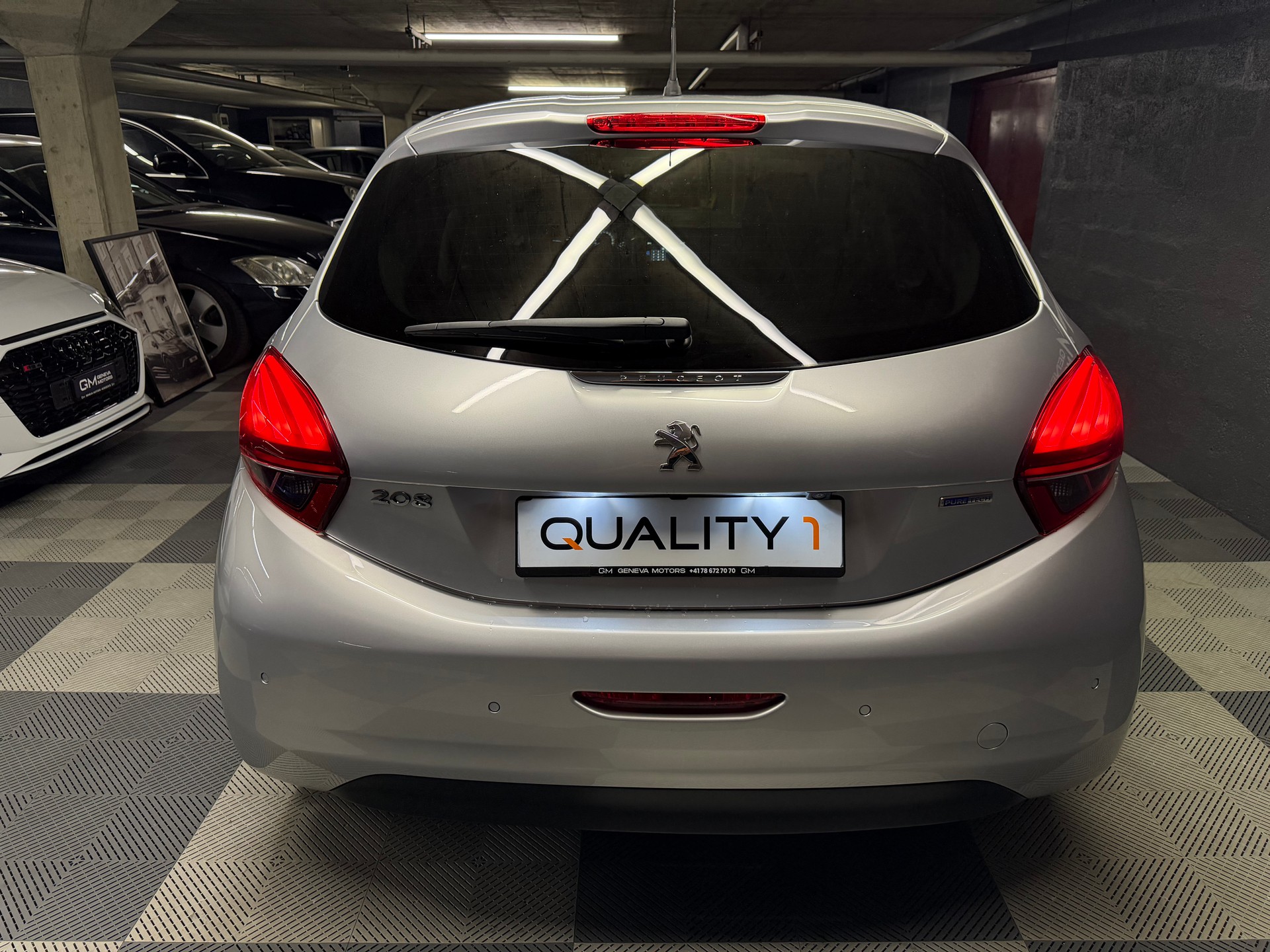 PEUGEOT 208 1.2 Allure EAT6-image-4