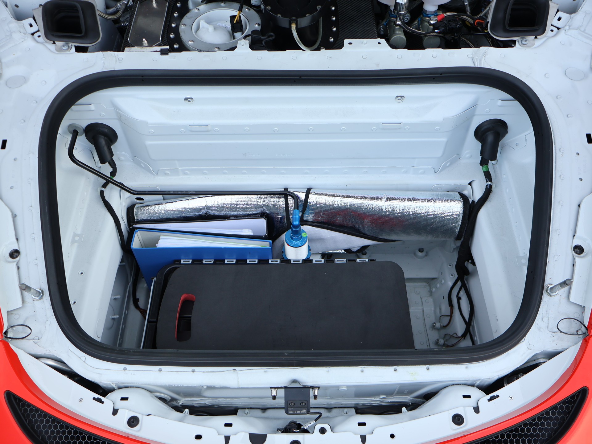 PORSCHE GT4 RS Clubsport-image-8