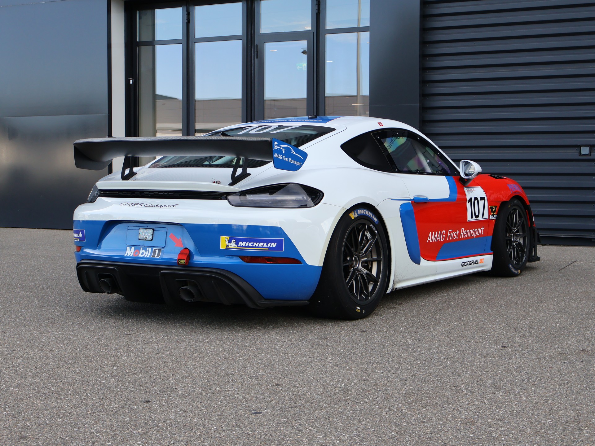 PORSCHE GT4 RS Clubsport-image-2