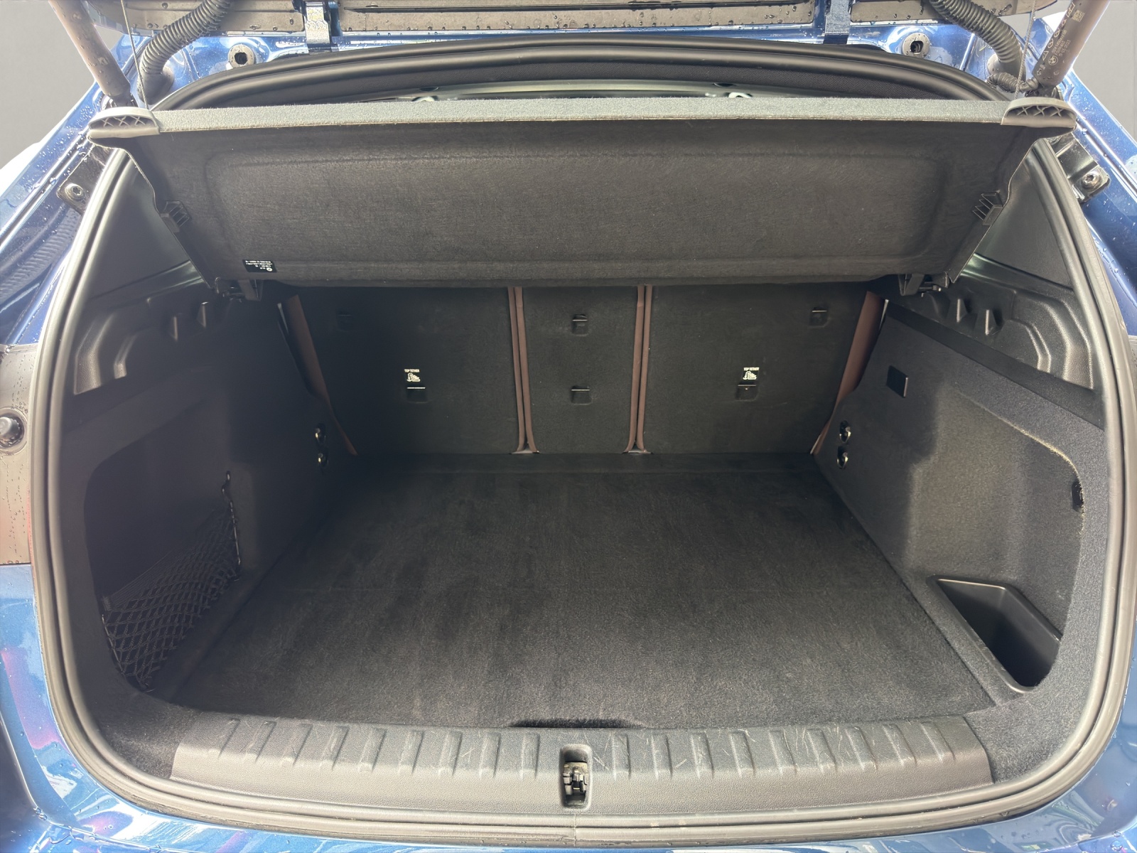 BMW iX1 30 xDrive-image-15