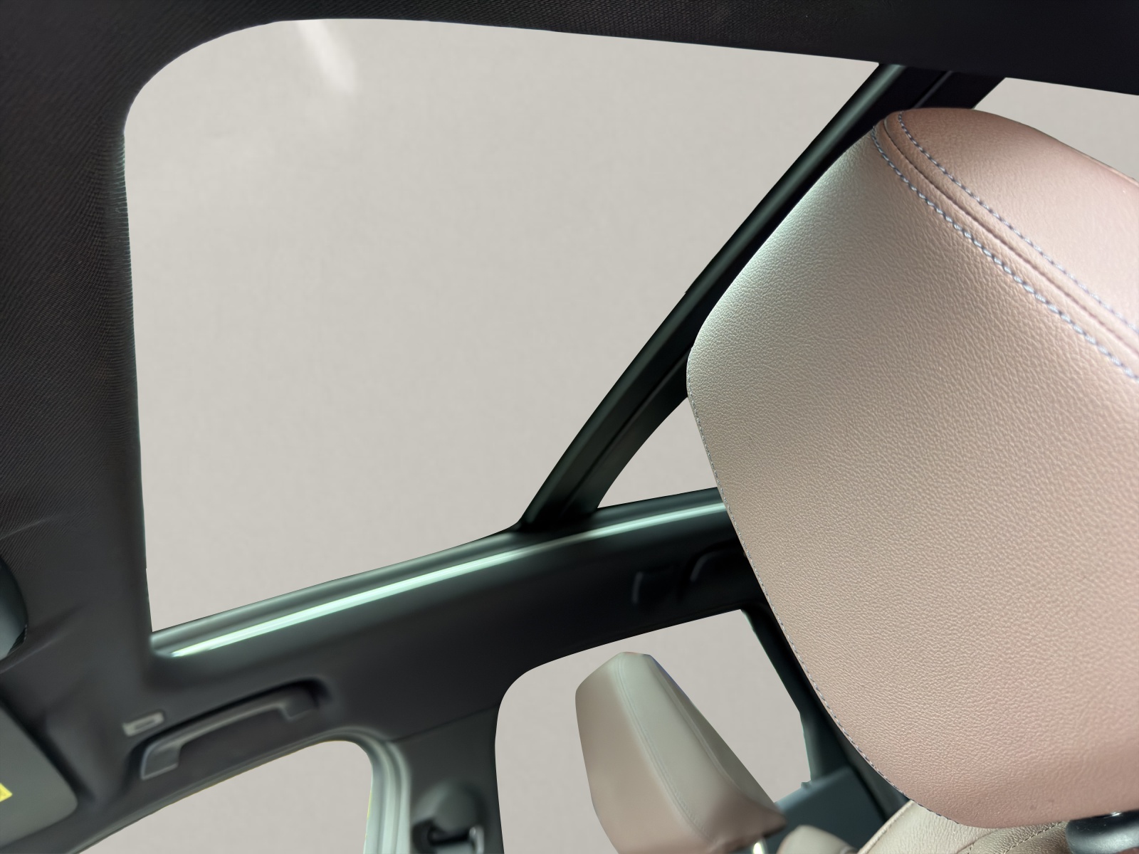 BMW iX1 30 xDrive-image-13