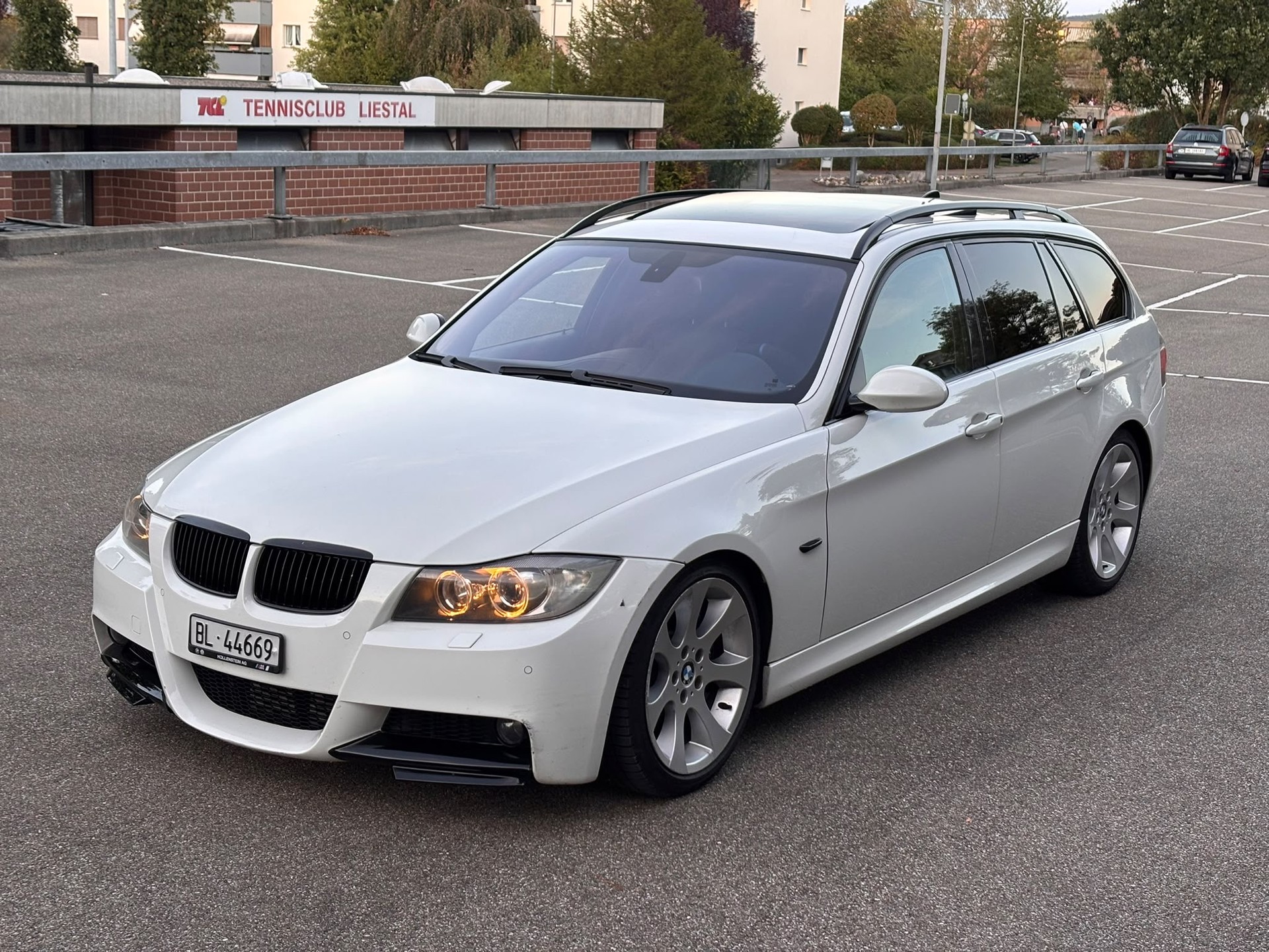 BMW 335d Touring Steptronic-image-0