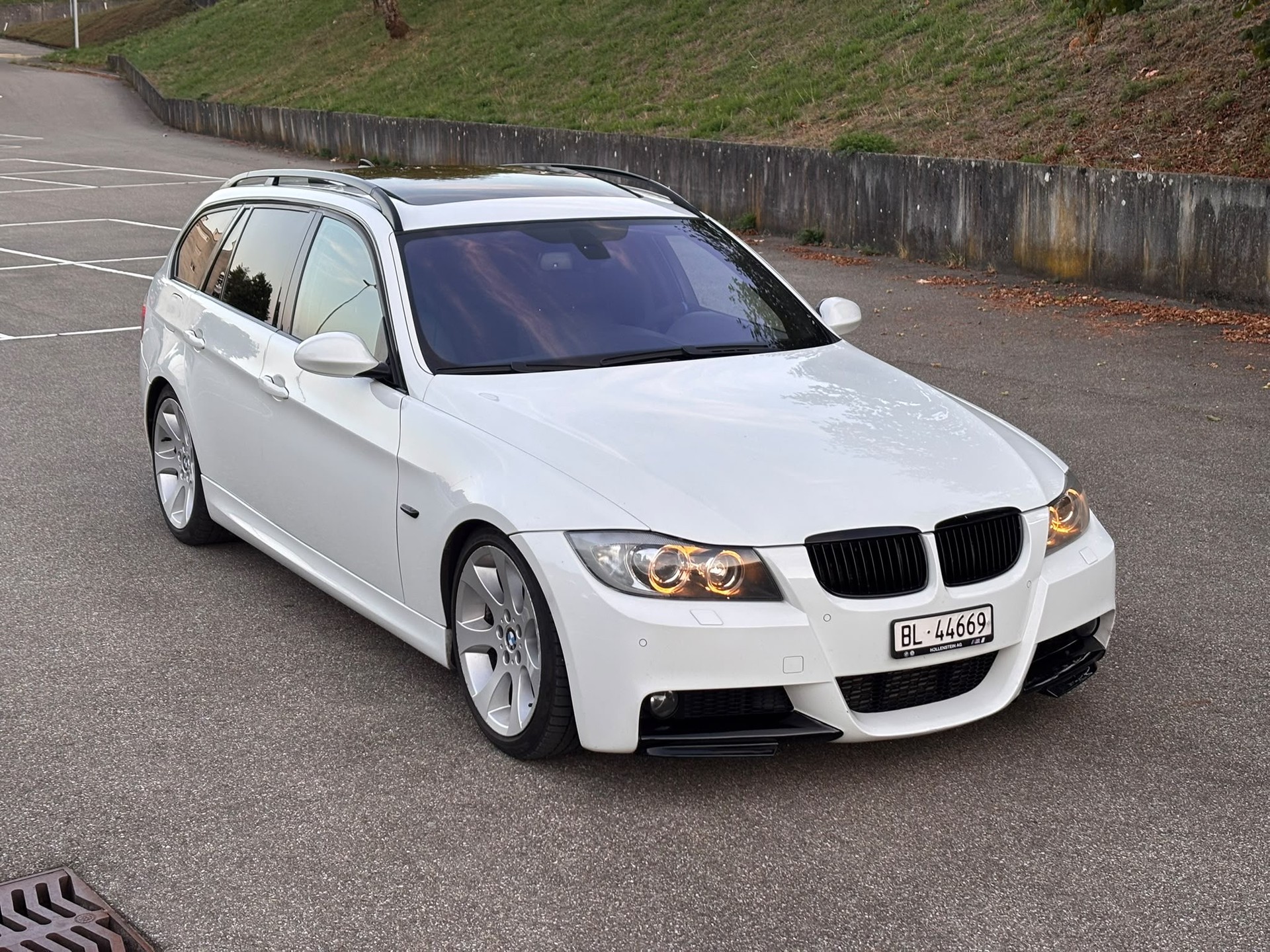 BMW 335d Touring Steptronic-image-2