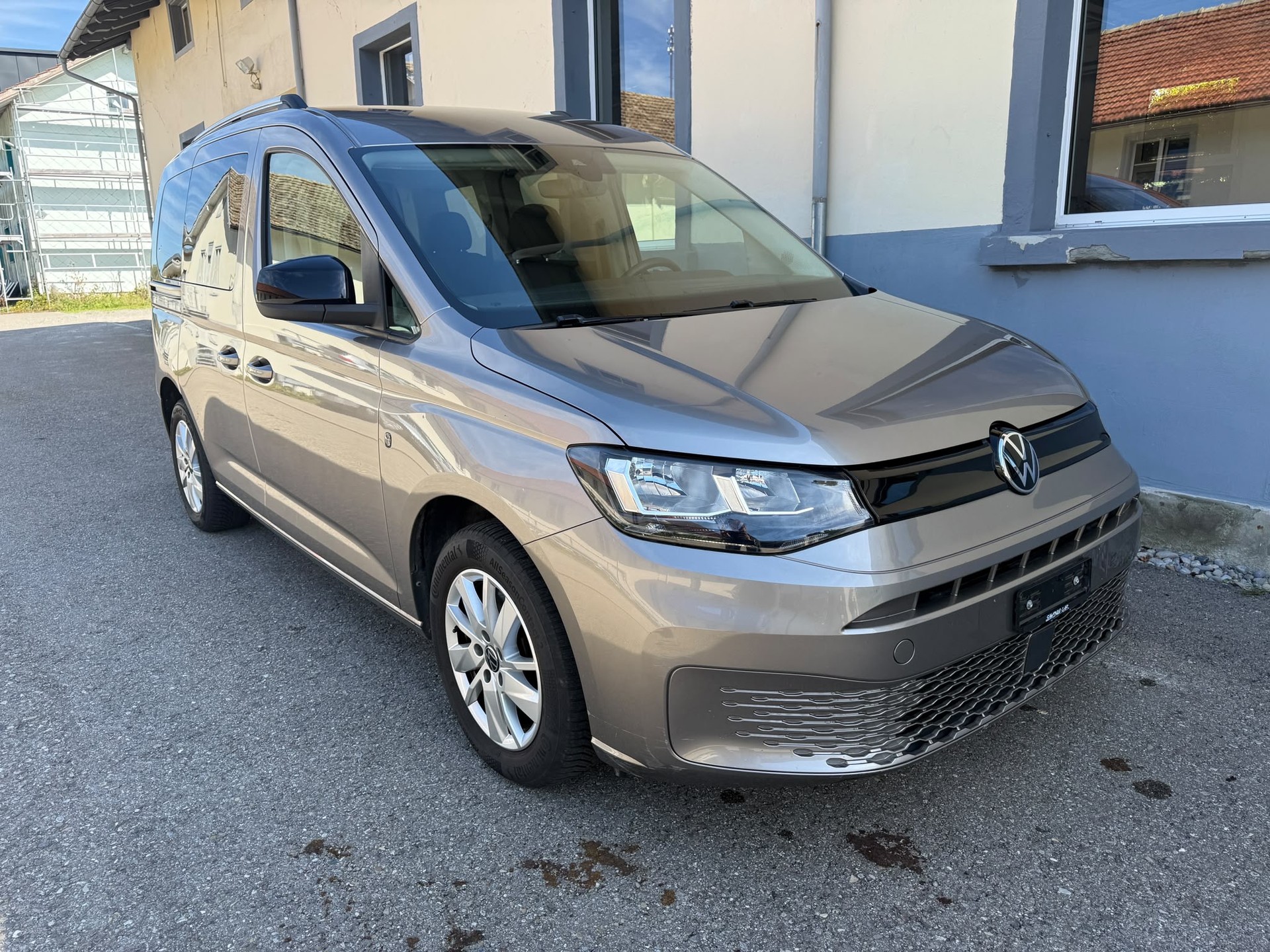 VW Caddy 1.5 TSI-image-1