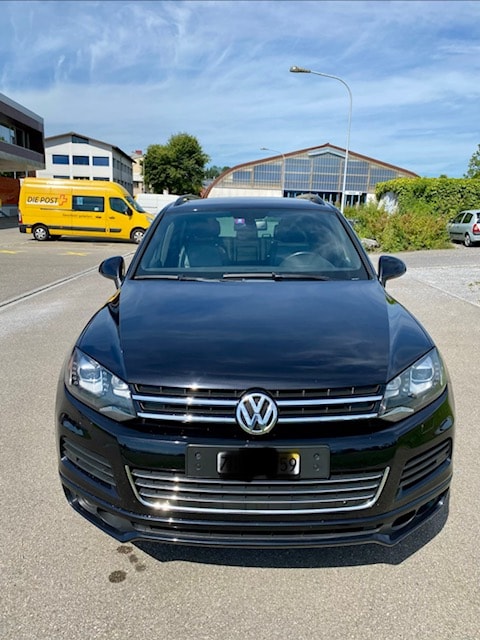 VW 3.0 V6 TDI 245 BMT Black Pearl R-Line-image-2