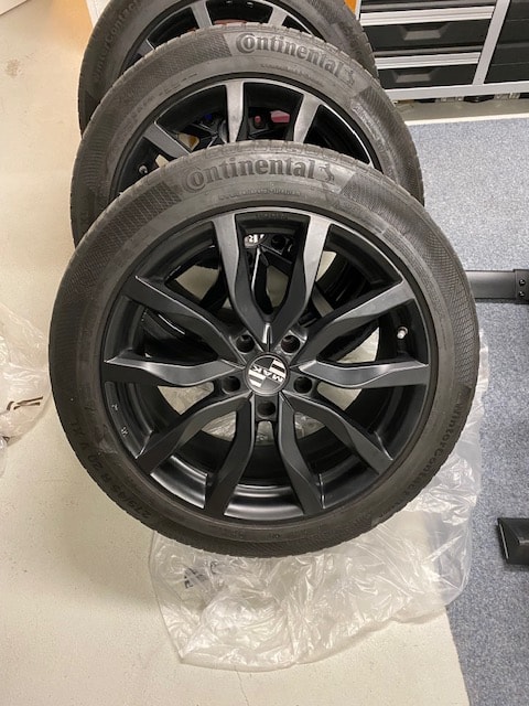 VW 3.0 V6 TDI 245 BMT Black Pearl R-Line-image-9