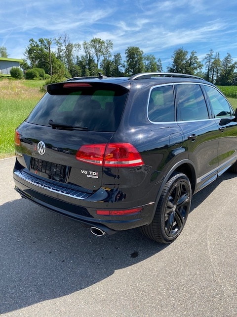 VW 3.0 V6 TDI 245 BMT Black Pearl R-Line-image-4