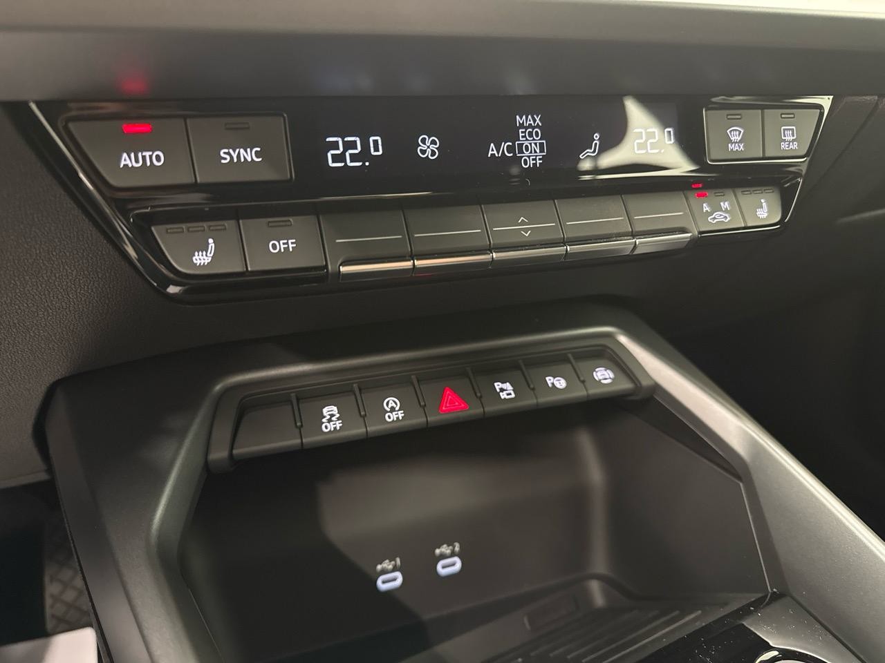 AUDI A3 Sportback 35 TFSI Attraction S-tronic-image-7