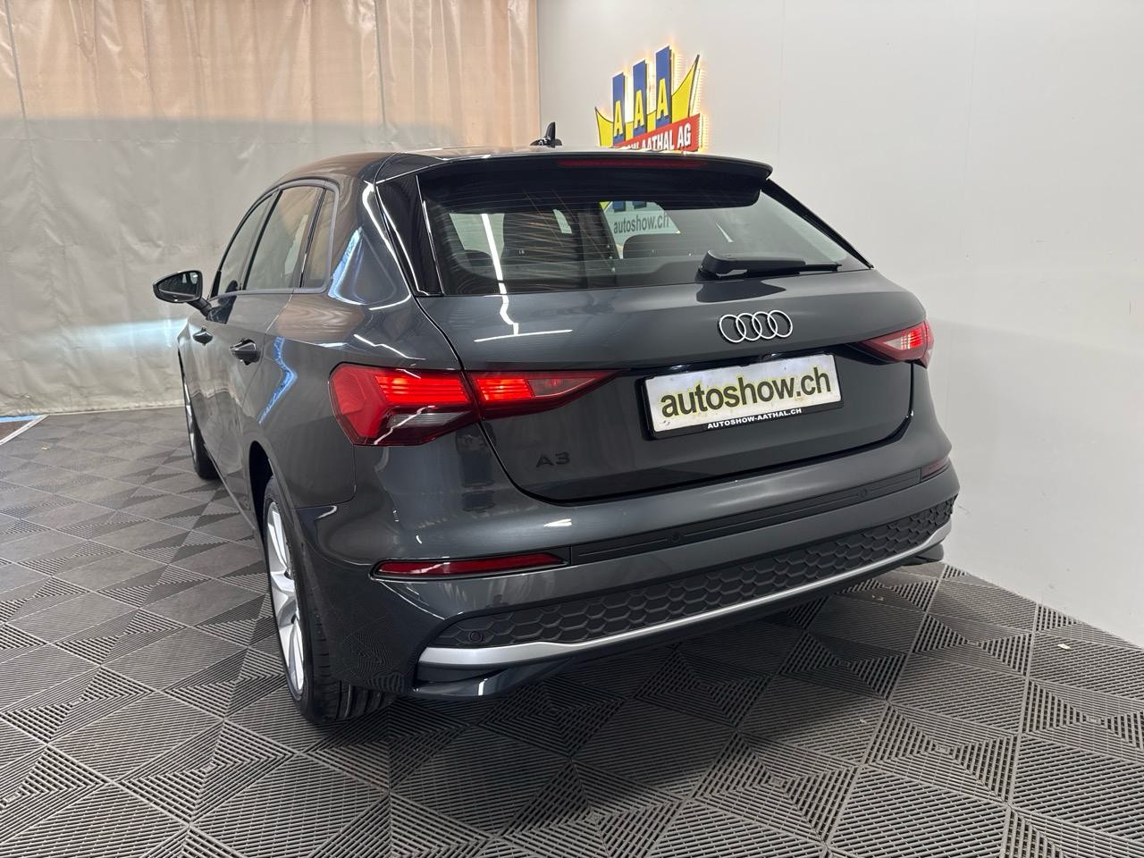 AUDI A3 Sportback 35 TFSI Attraction S-tronic-image-12