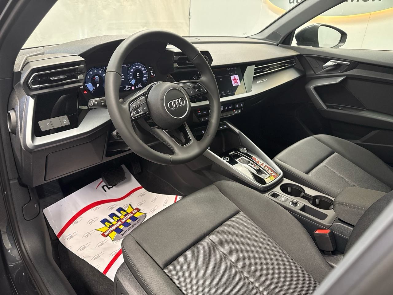 AUDI A3 Sportback 35 TFSI Attraction S-tronic-image-2