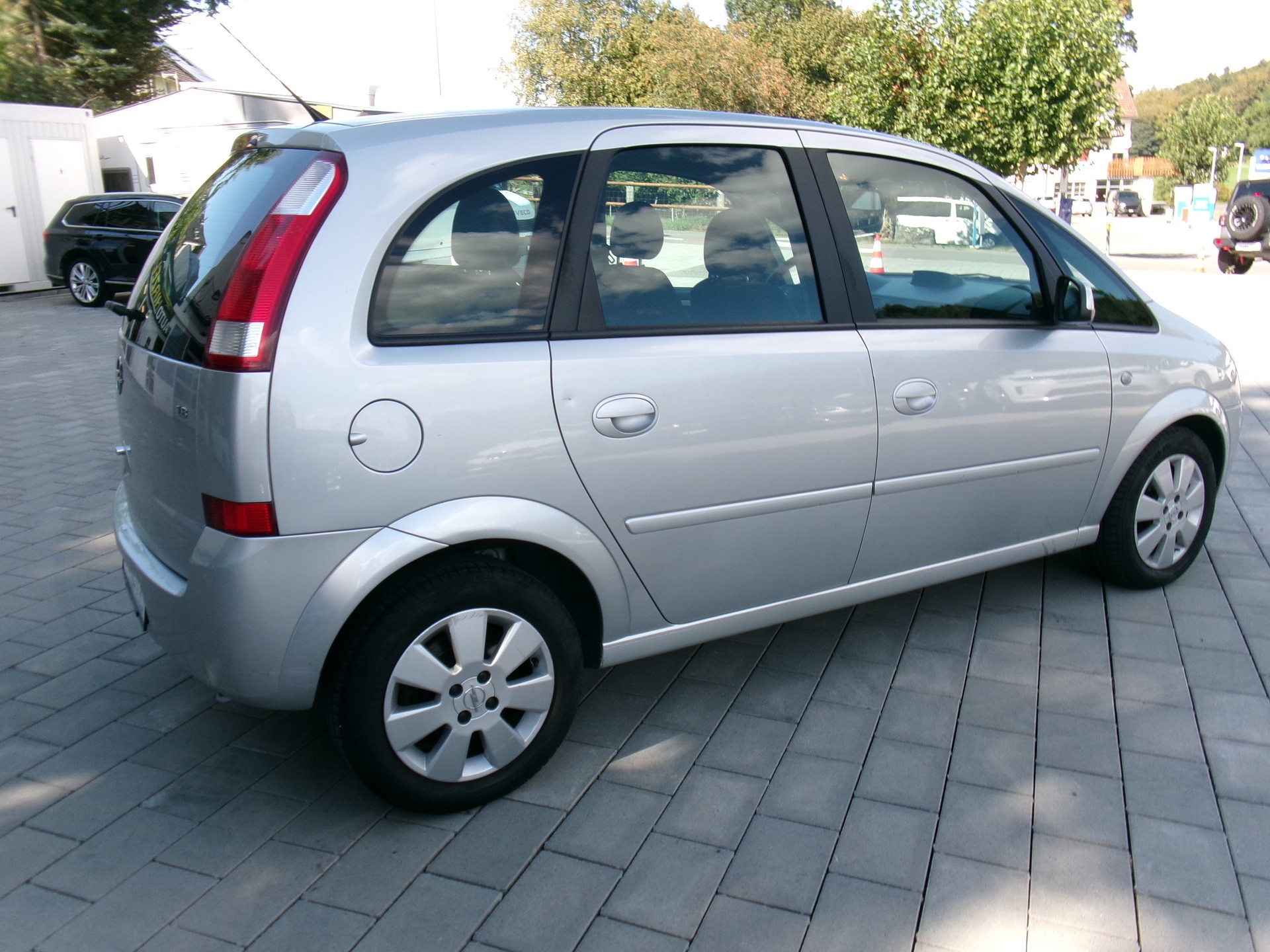 OPEL Meriva 1.4 TP (Essentia)-image-2