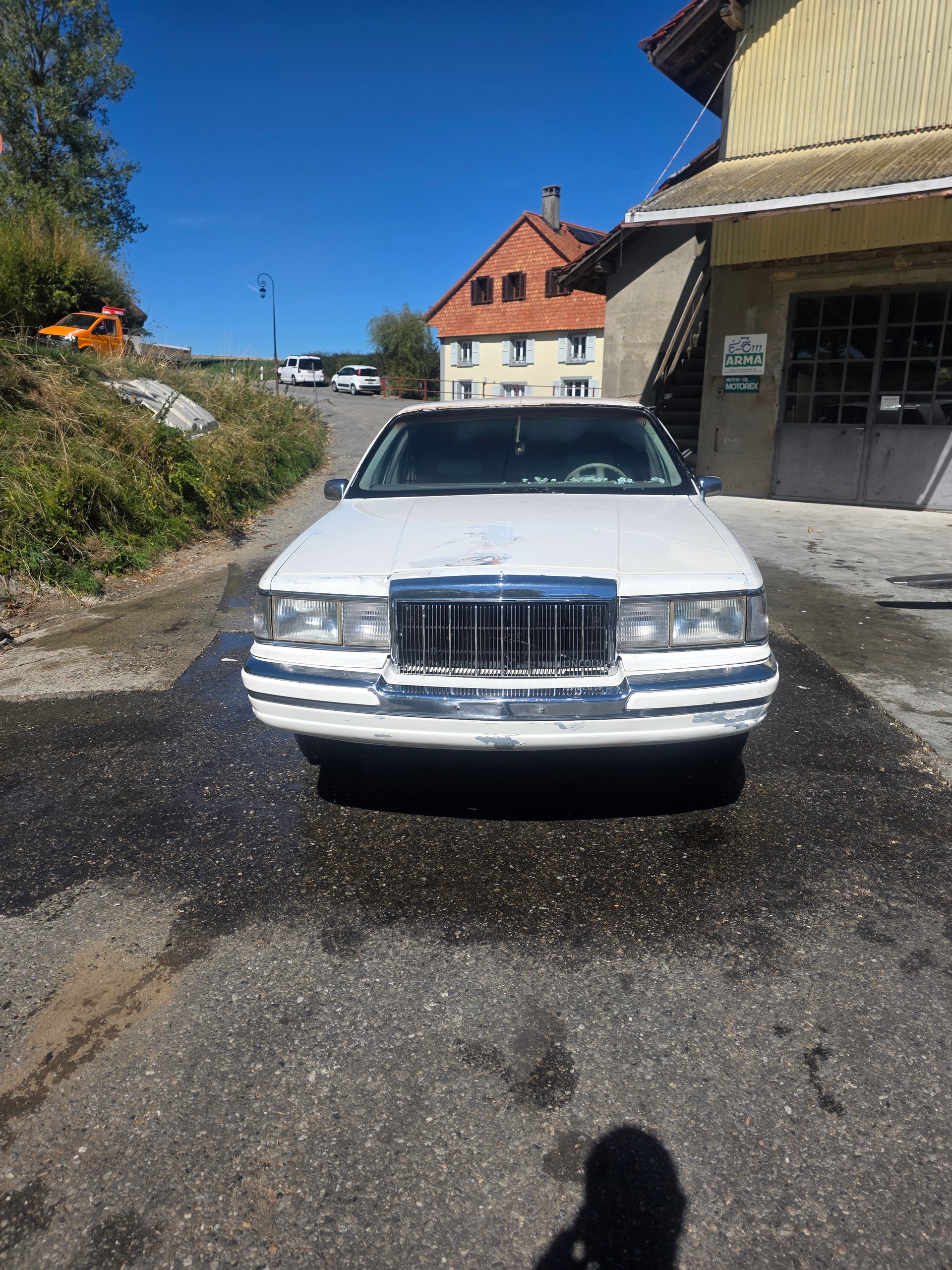 LINCOLN Town Car-image-0