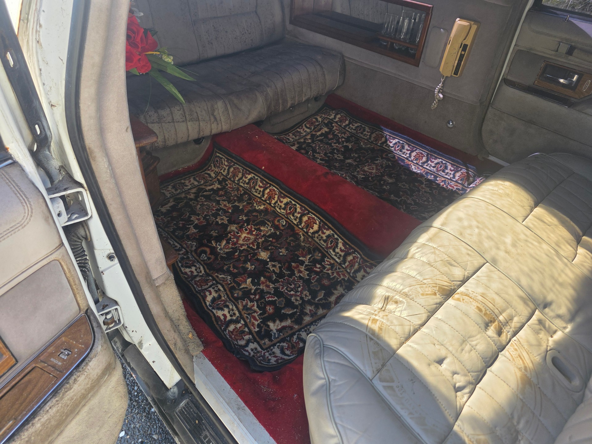 LINCOLN Town Car-image-6