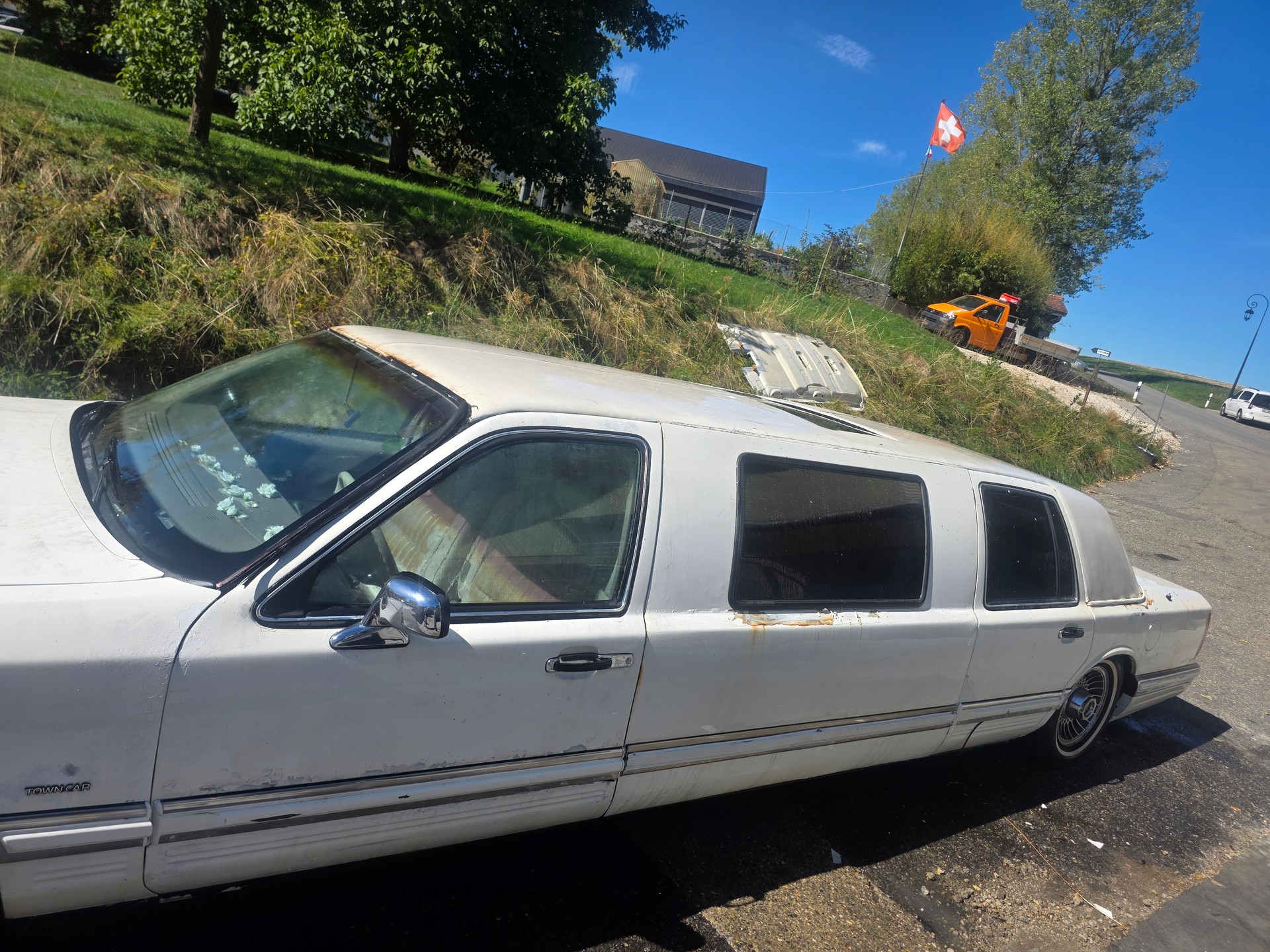 LINCOLN Town Car-image-4
