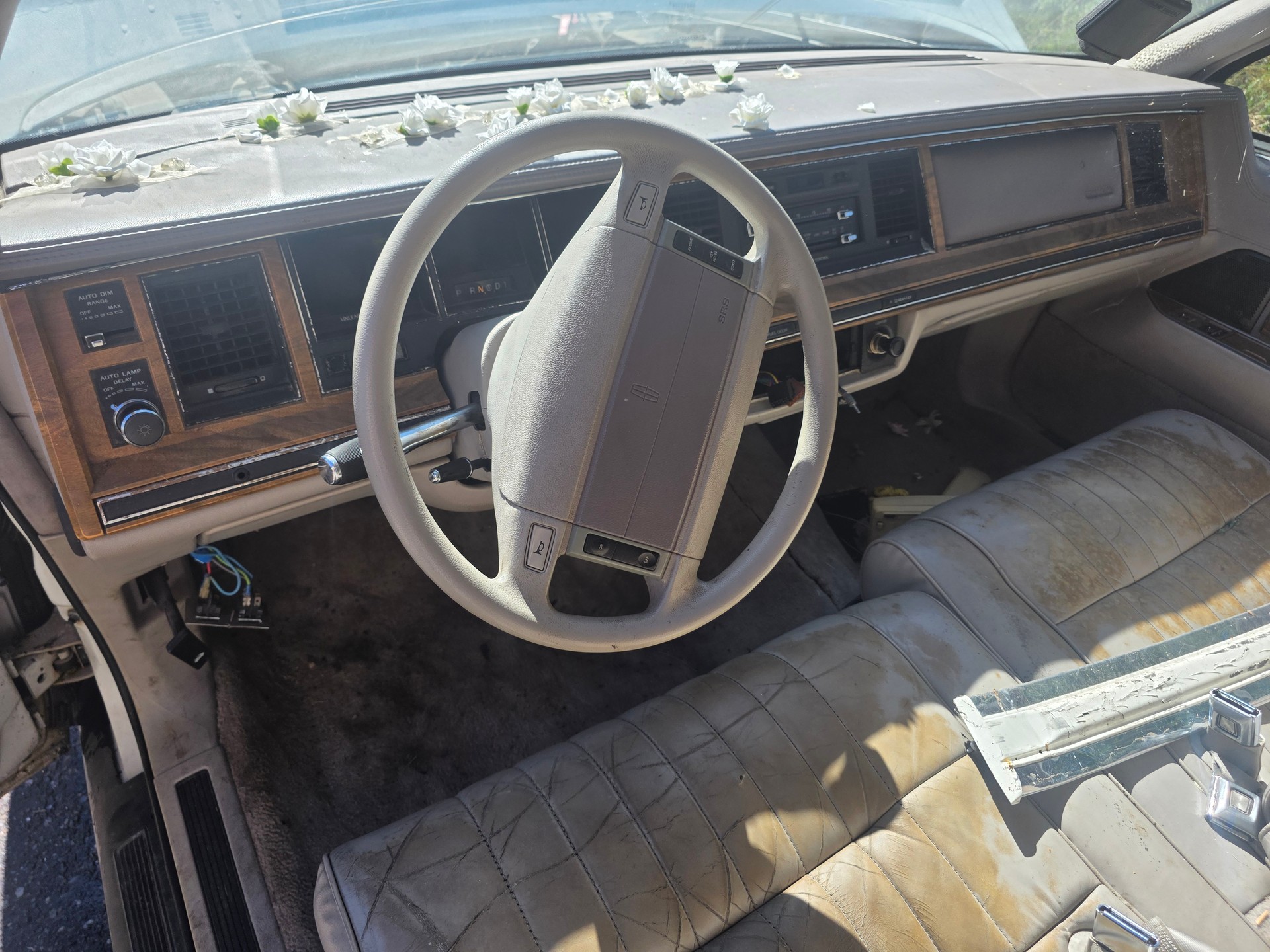 LINCOLN Town Car-image-12