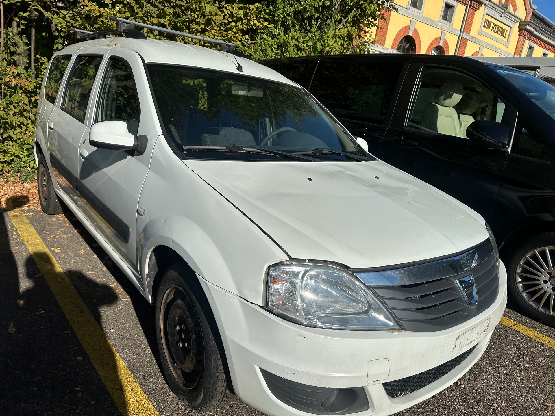 DACIA Logan 1.6 16V Lauréate-image-1