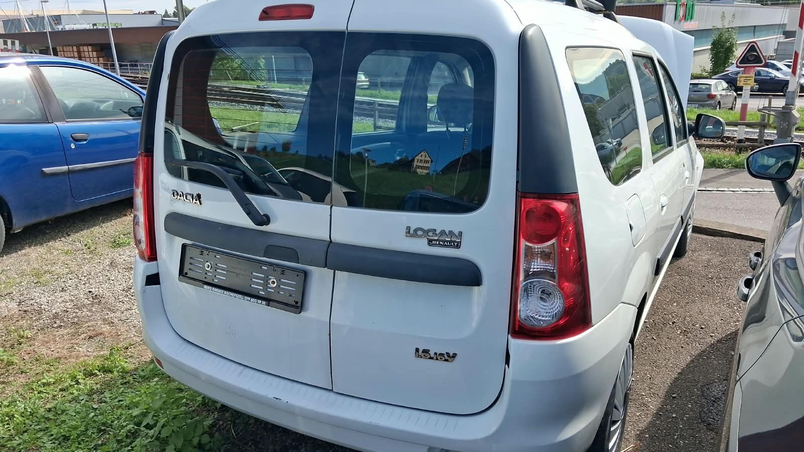DACIA Logan 1.6 16V Lauréate-image-4