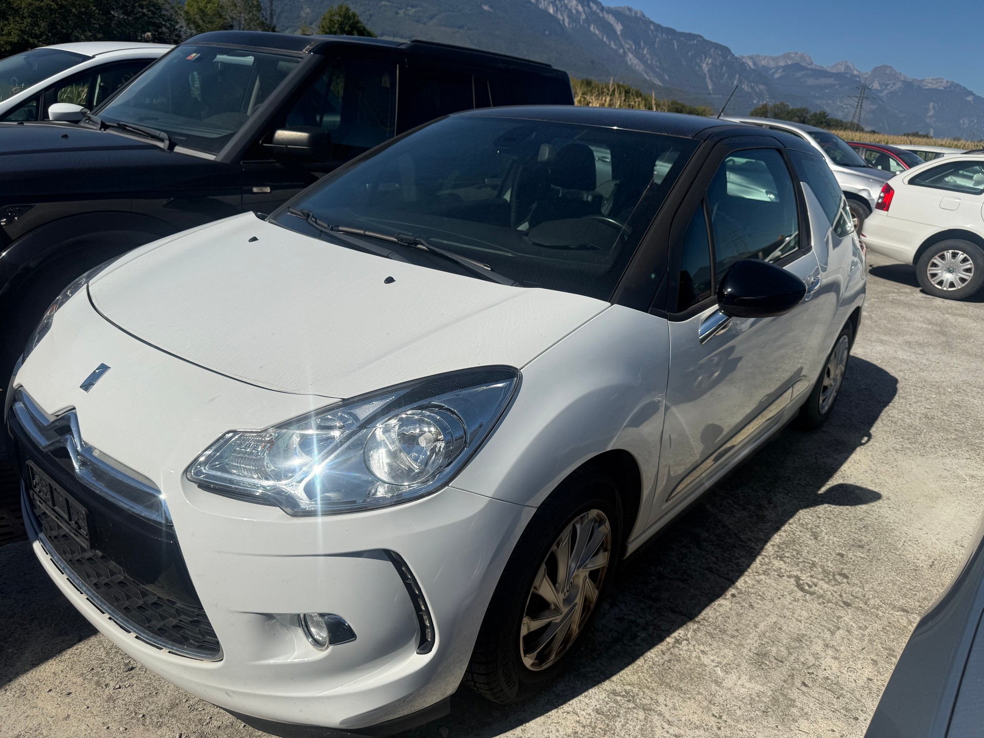 DS AUTOMOBILES DS3 1.2 VTi Chic-image-1