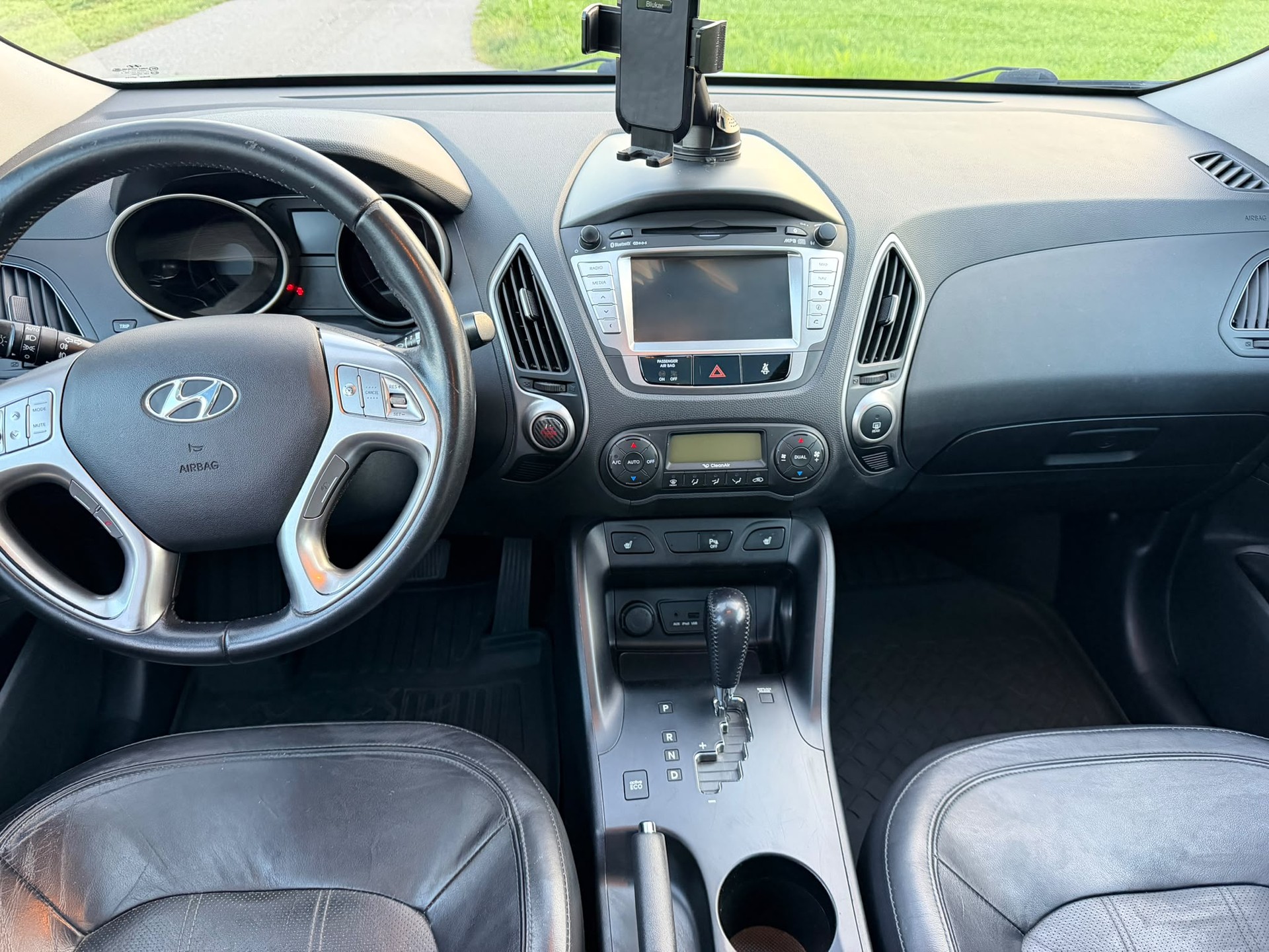 HYUNDAI iX 35 2.0 CRDi Premium 4WD Automatic-image-14