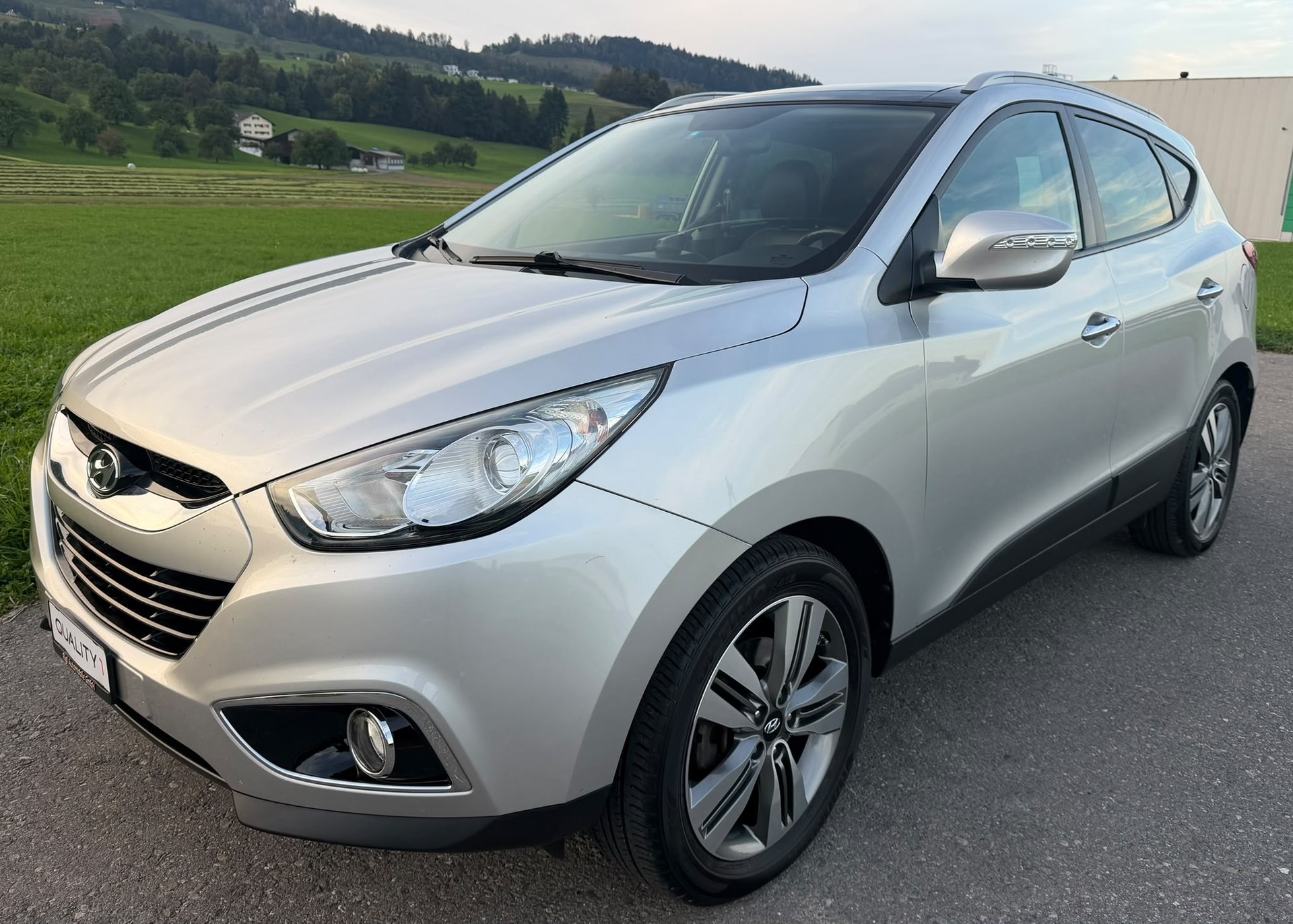 HYUNDAI iX 35 2.0 CRDi Premium 4WD Automatic-image-0