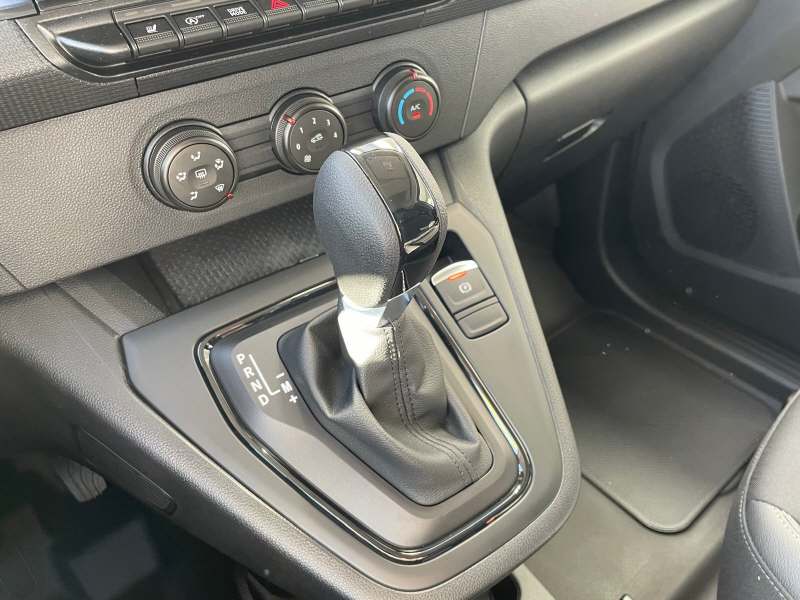 RENAULT Kangoo Van 1.5 dCi 115 Extra-image-9