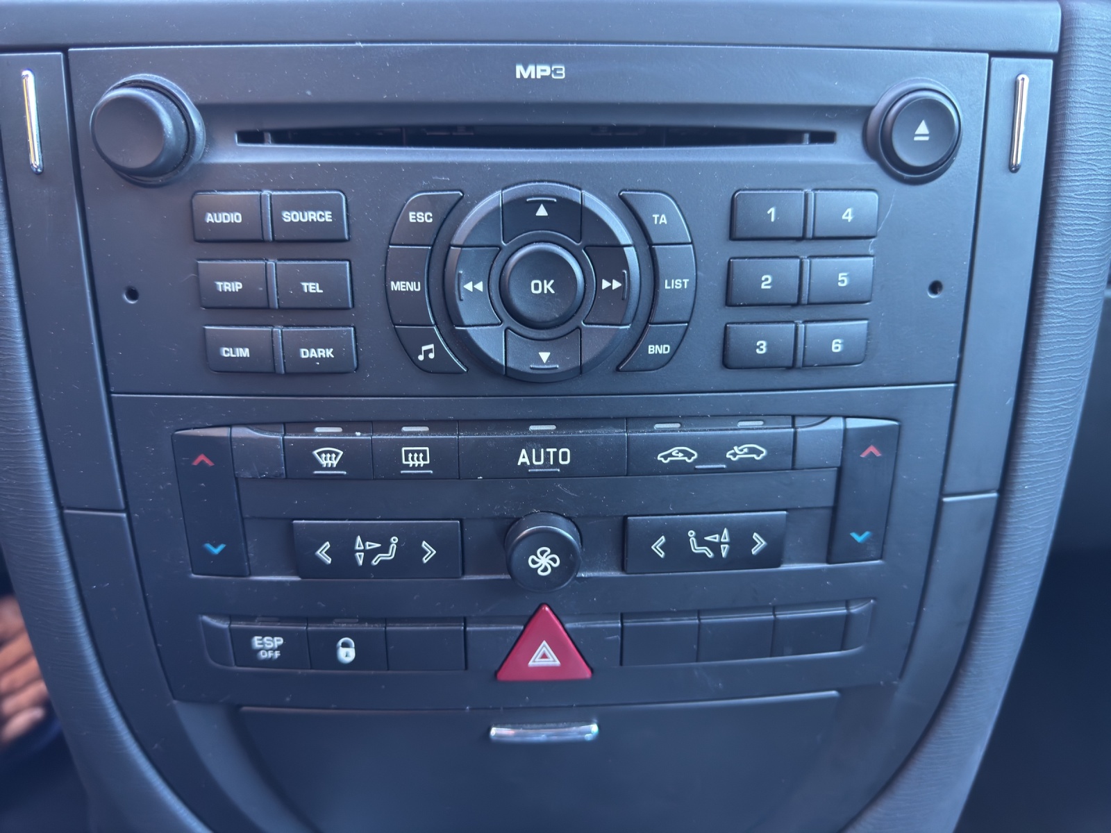 CITROEN C6 Sedan 2.7 HDi V6 Exclusive Automatic-image-7