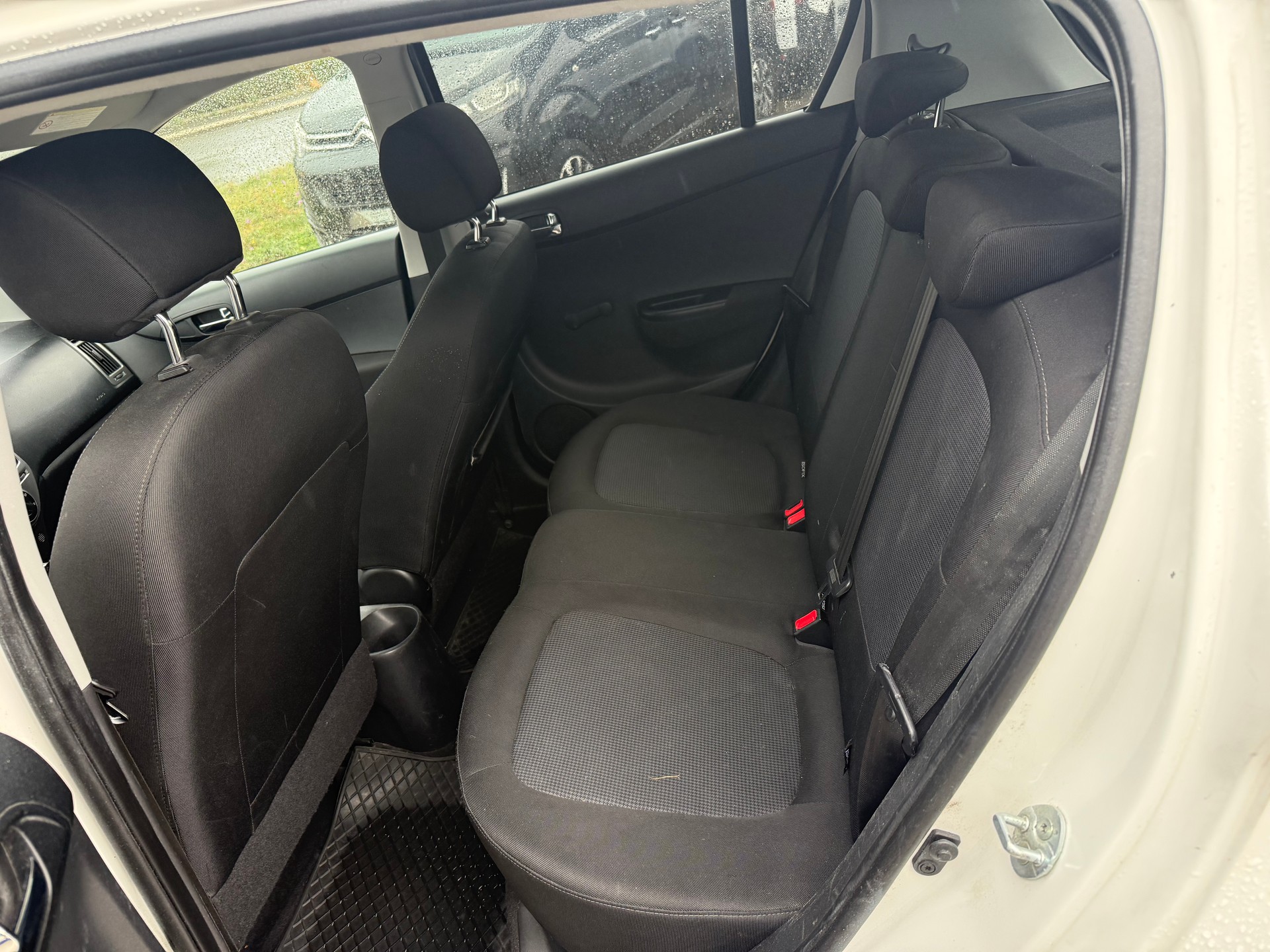 HYUNDAI i20 1.2 Pica-image-12