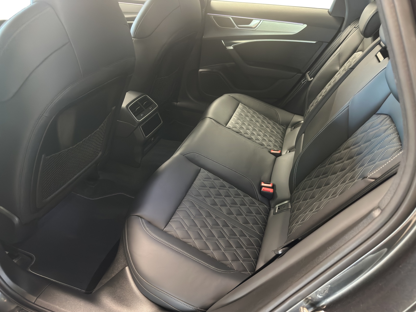 AUDI A6 Avant 50 TFSIe S line quattro S-tronic-image-11