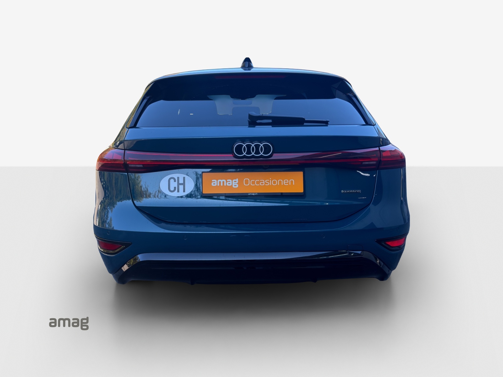 AUDI A6 Avant e-tron quattro-image-3
