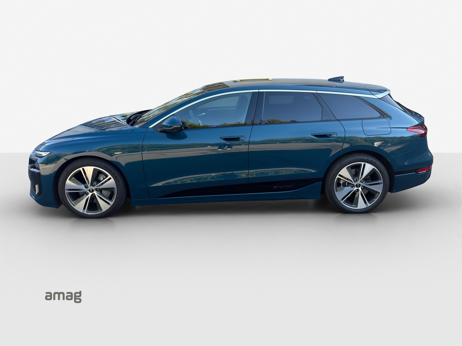 AUDI A6 Avant e-tron quattro-image-1