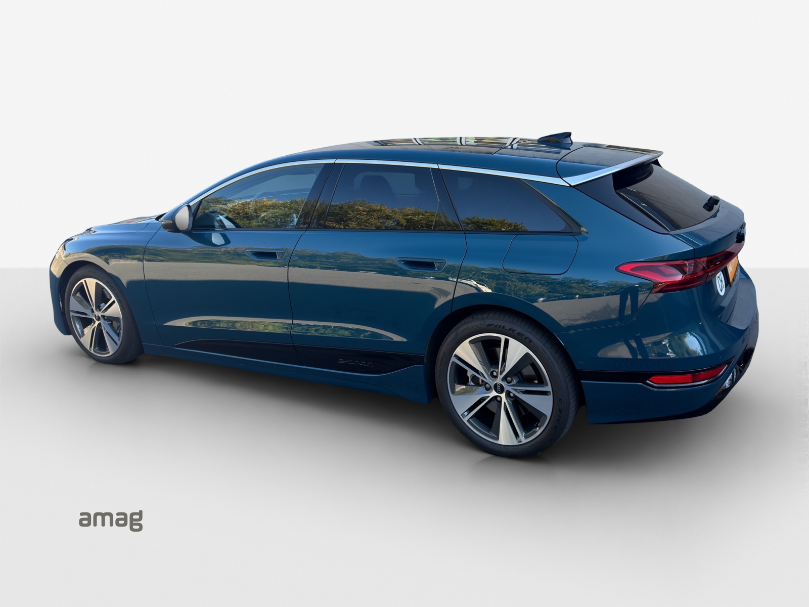 AUDI A6 Avant e-tron quattro-image-2
