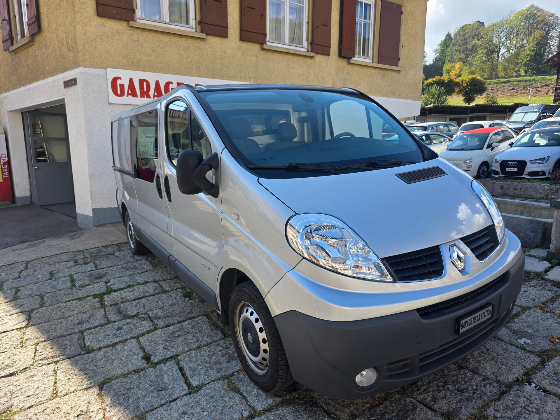 RENAULT Trafic 2.0 dCi 115 2.9t L2H1-image-2