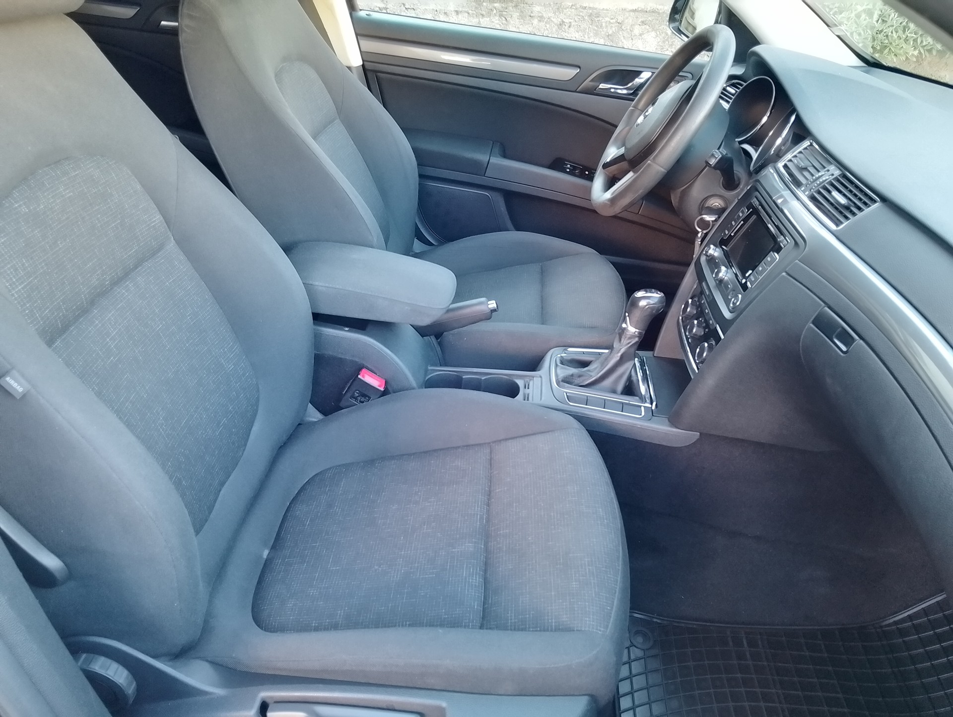 SKODA Superb Combi 1.8 TSI AllDrive 4x4-image-14