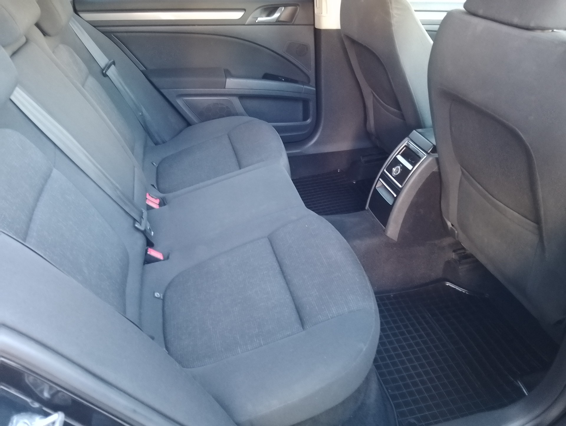 SKODA Superb Combi 1.8 TSI AllDrive 4x4-image-15