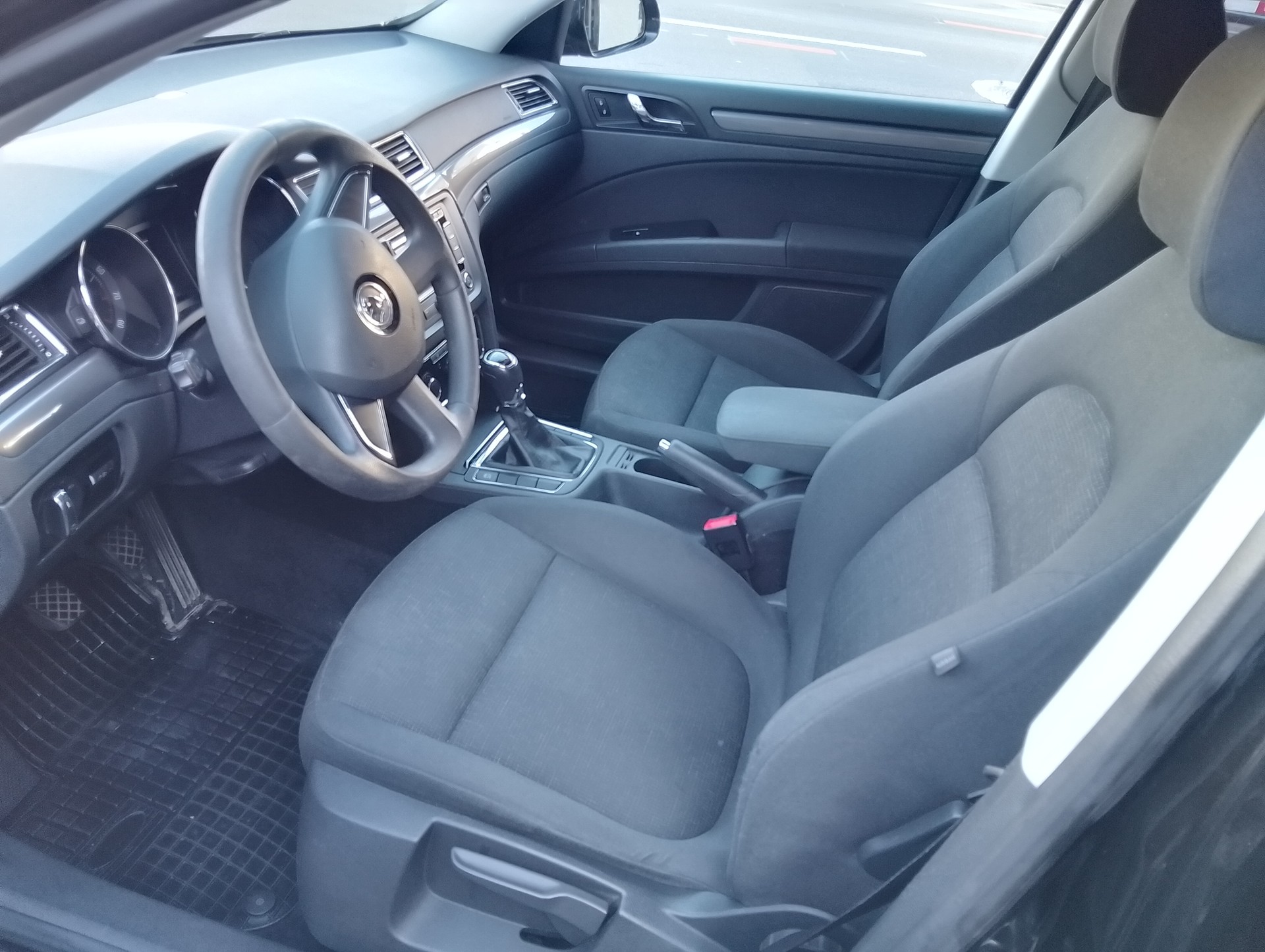 SKODA Superb Combi 1.8 TSI AllDrive 4x4-image-12