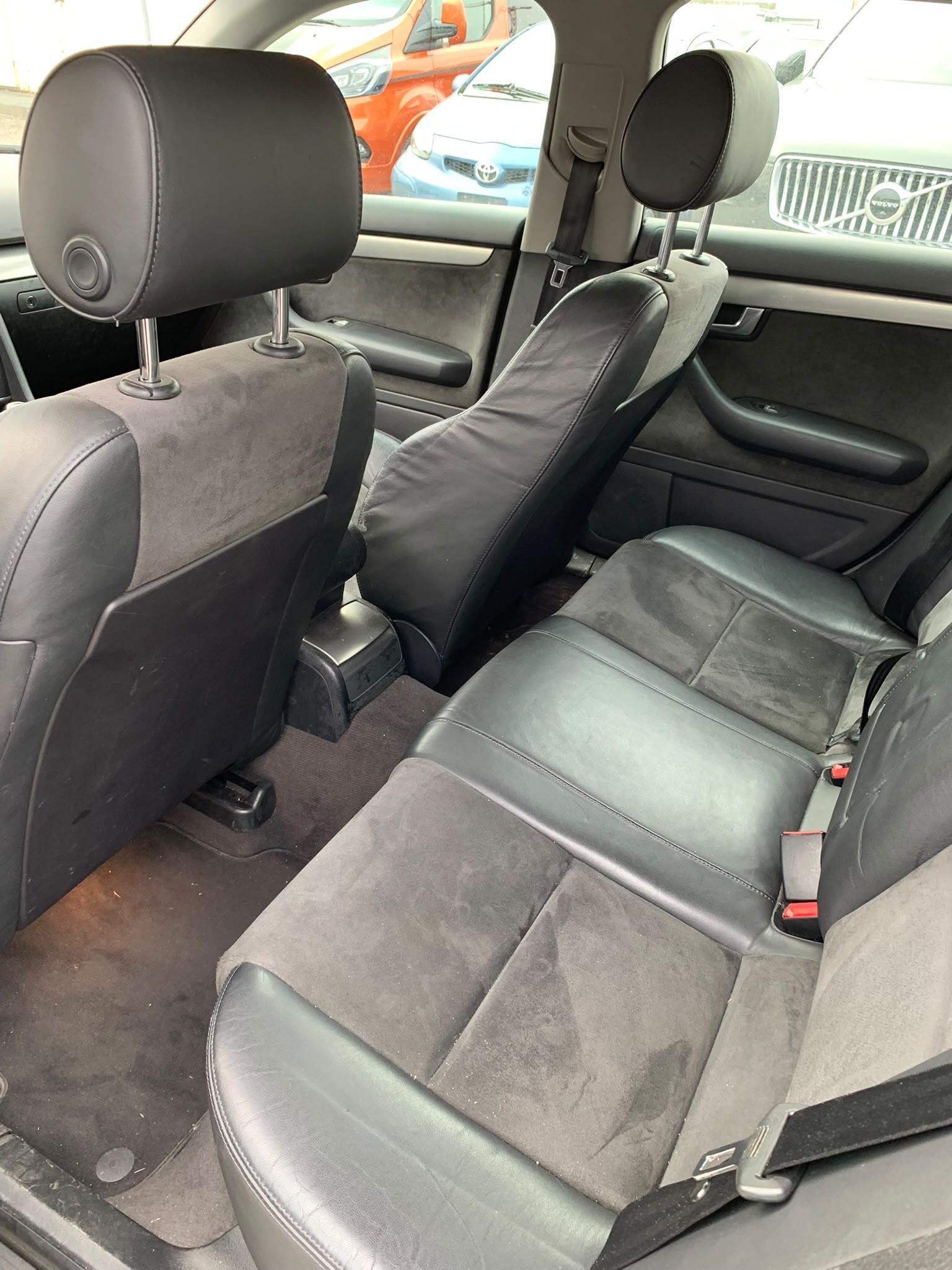 AUDI A4 Avant 1.9 TDI (Klimatronik * Radio CD * Leder/Alcantara * BO3)-image-14