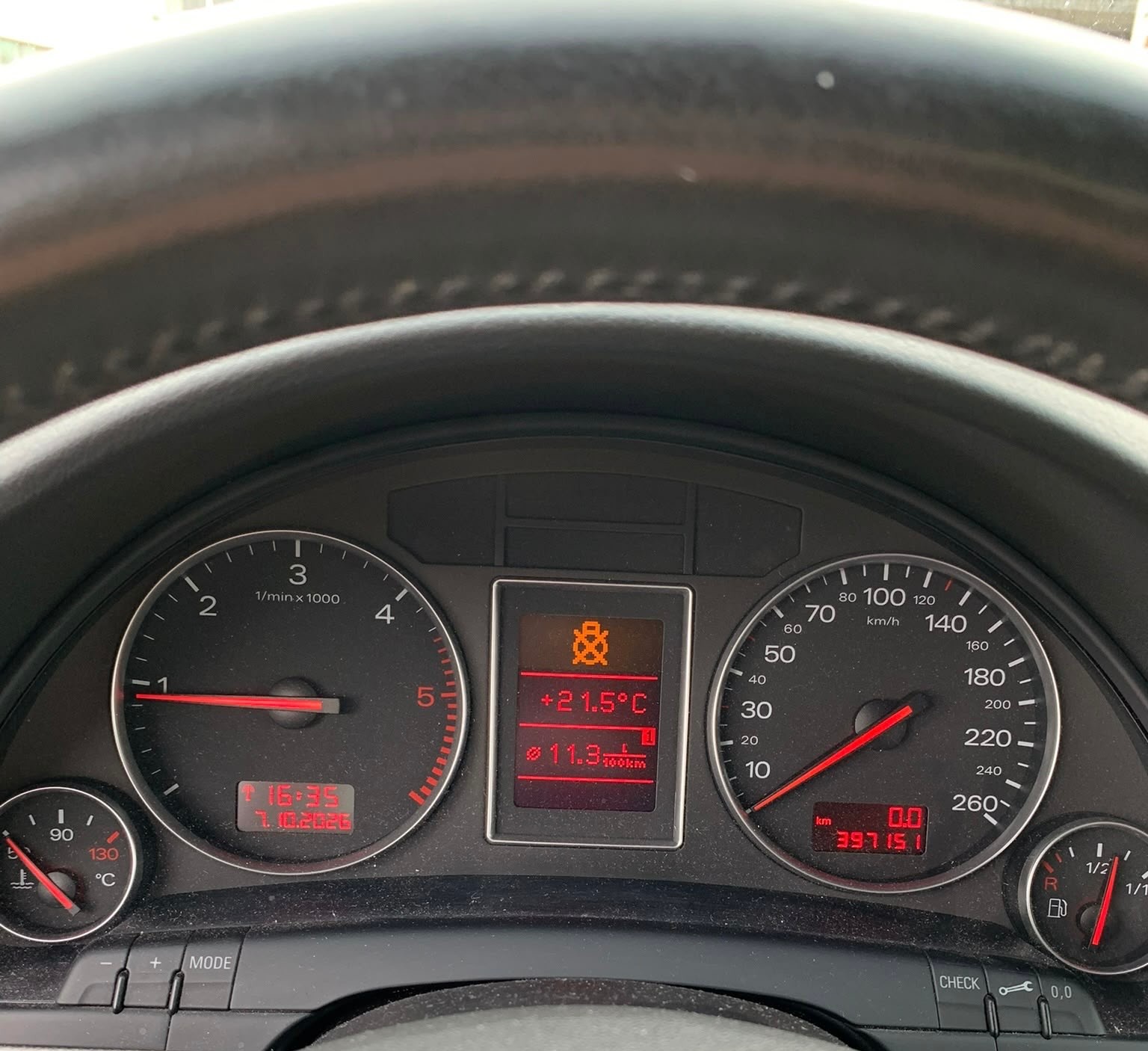 AUDI A4 Avant 1.9 TDI (Klimatronik * Radio CD * Leder/Alcantara * BO3)-image-8