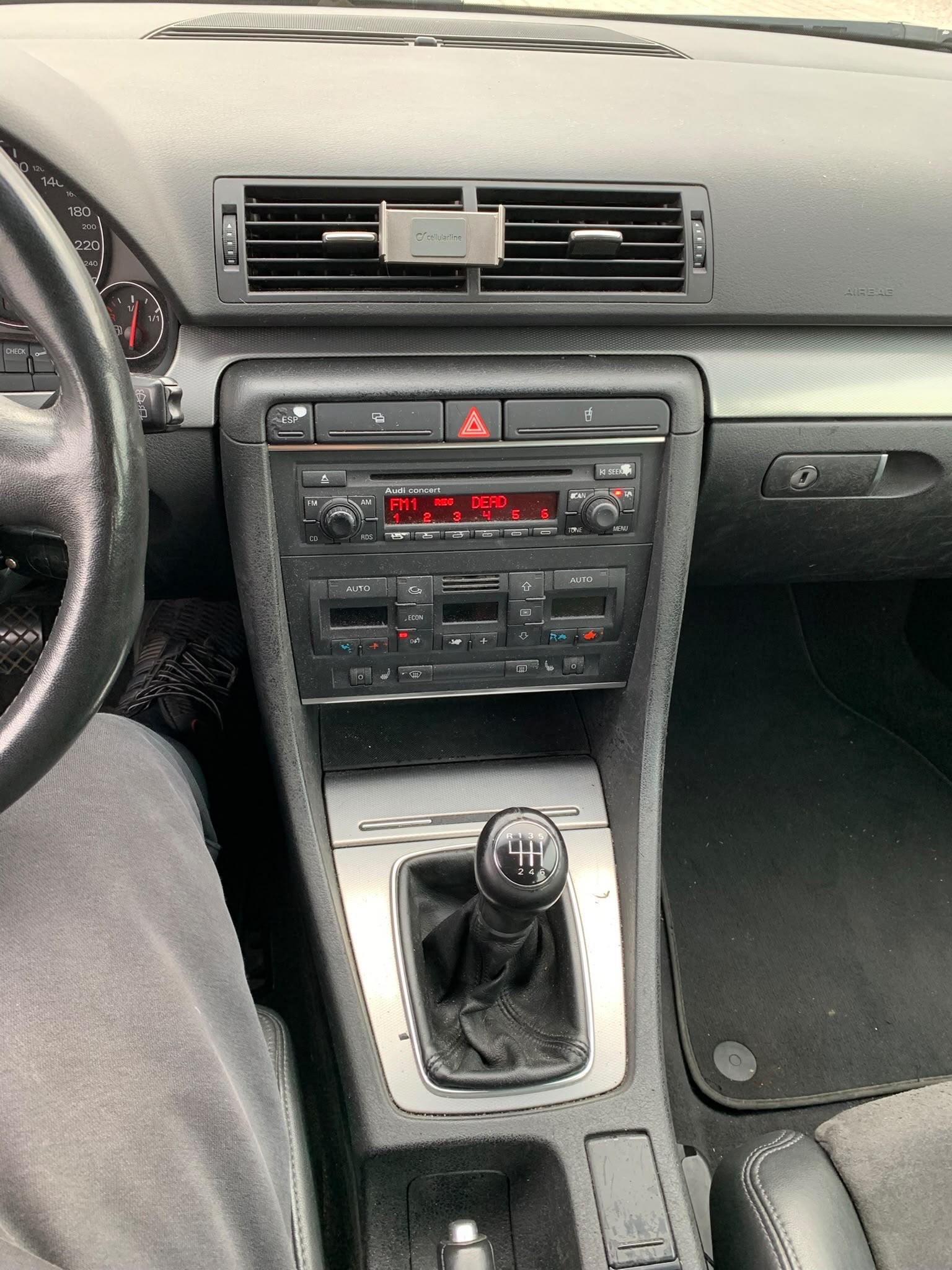 AUDI A4 Avant 1.9 TDI (Klimatronik * Radio CD * Leder/Alcantara * BO3)-image-10